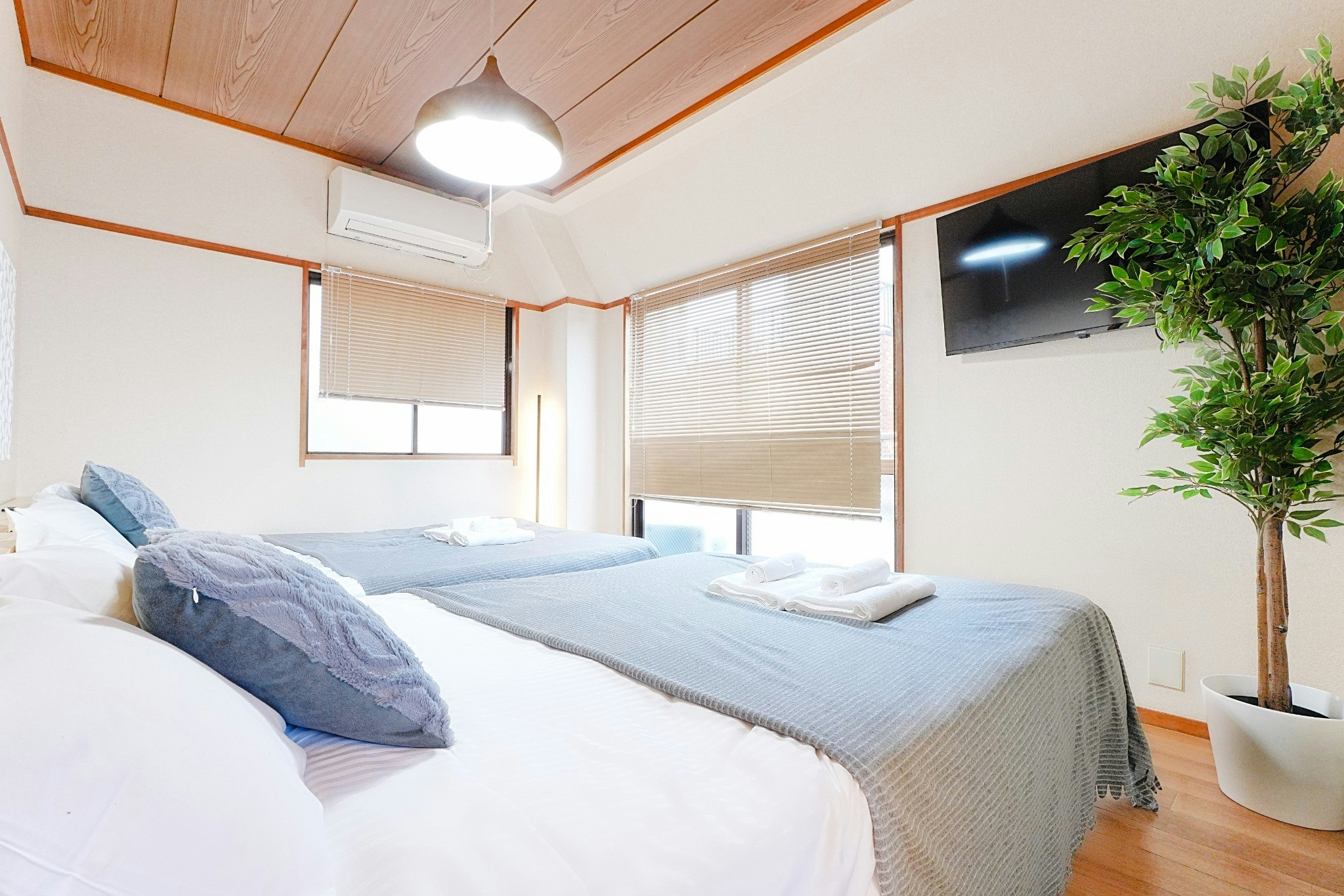 北欧カフェに癒される・朝日の入る寝室・東向島駅2分