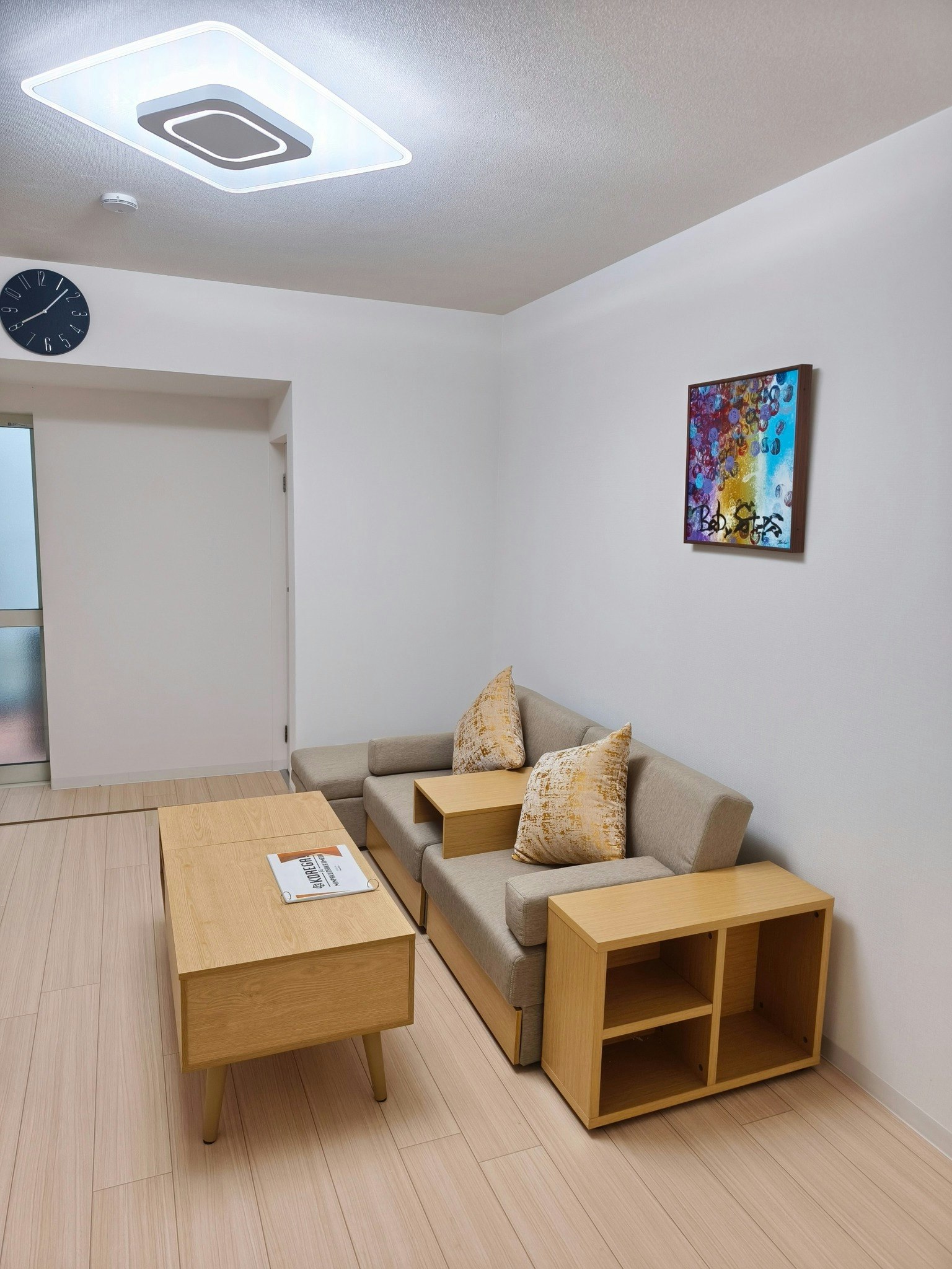 中津駅から徒歩4分の駅近物件。町に溶け込む一軒家で、暮らすように泊まる滞在体験