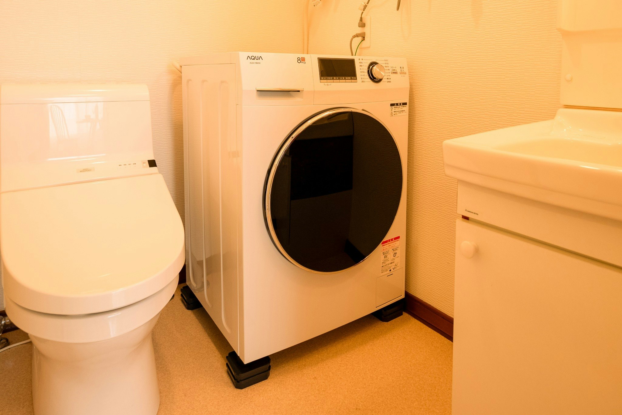 和モダン・黒基調の落ち着いたプライベート空間で、心ほぐれるひとときを