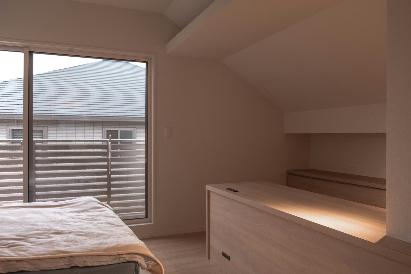 【新築・完全貸切】大型商業施設&観光エリア至近!新興住宅街の快適な一軒家