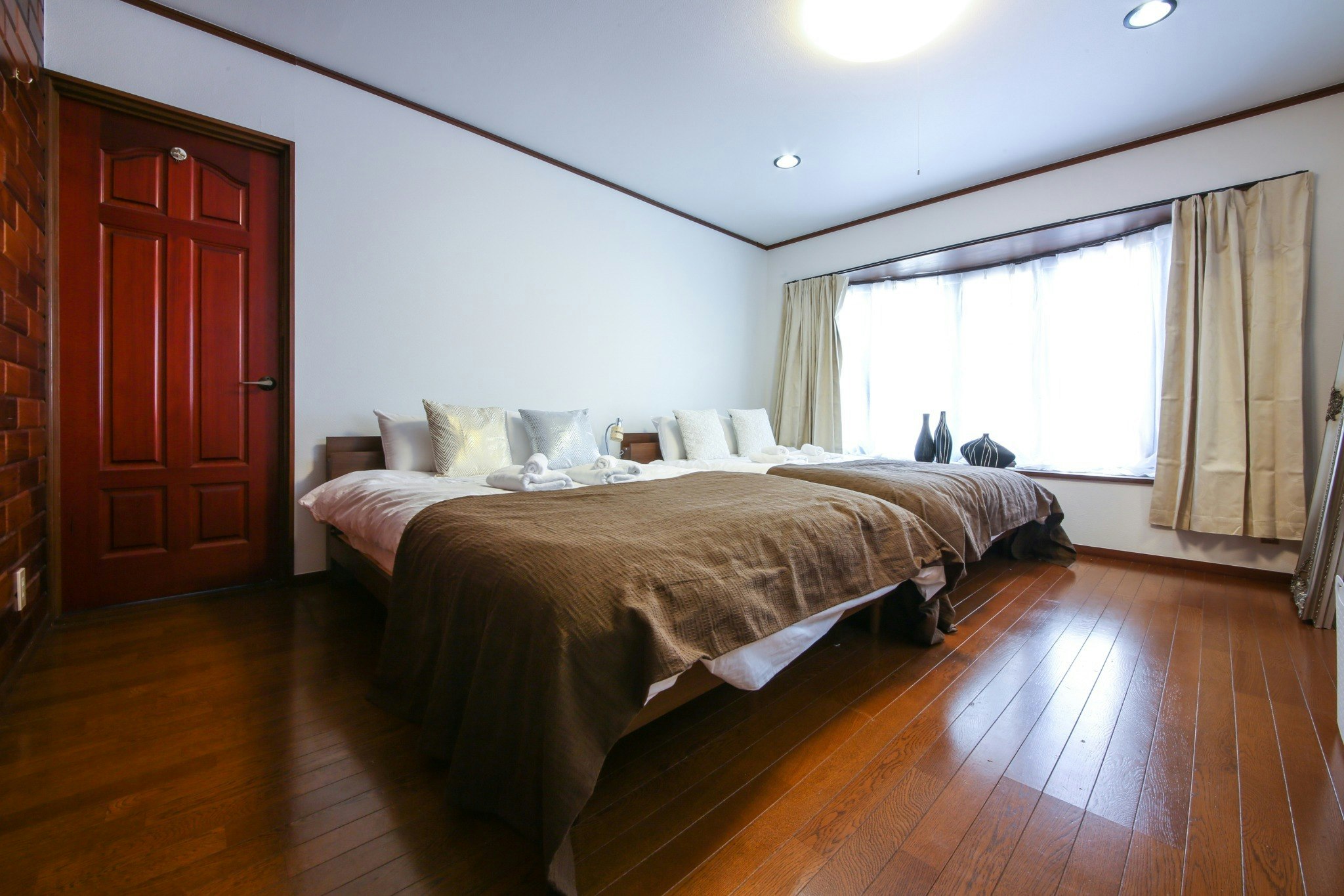 新宿まで9分!新井薬師前駅まで徒歩6分!Max20名!間取り5LDK平米数109m2!(MS35)