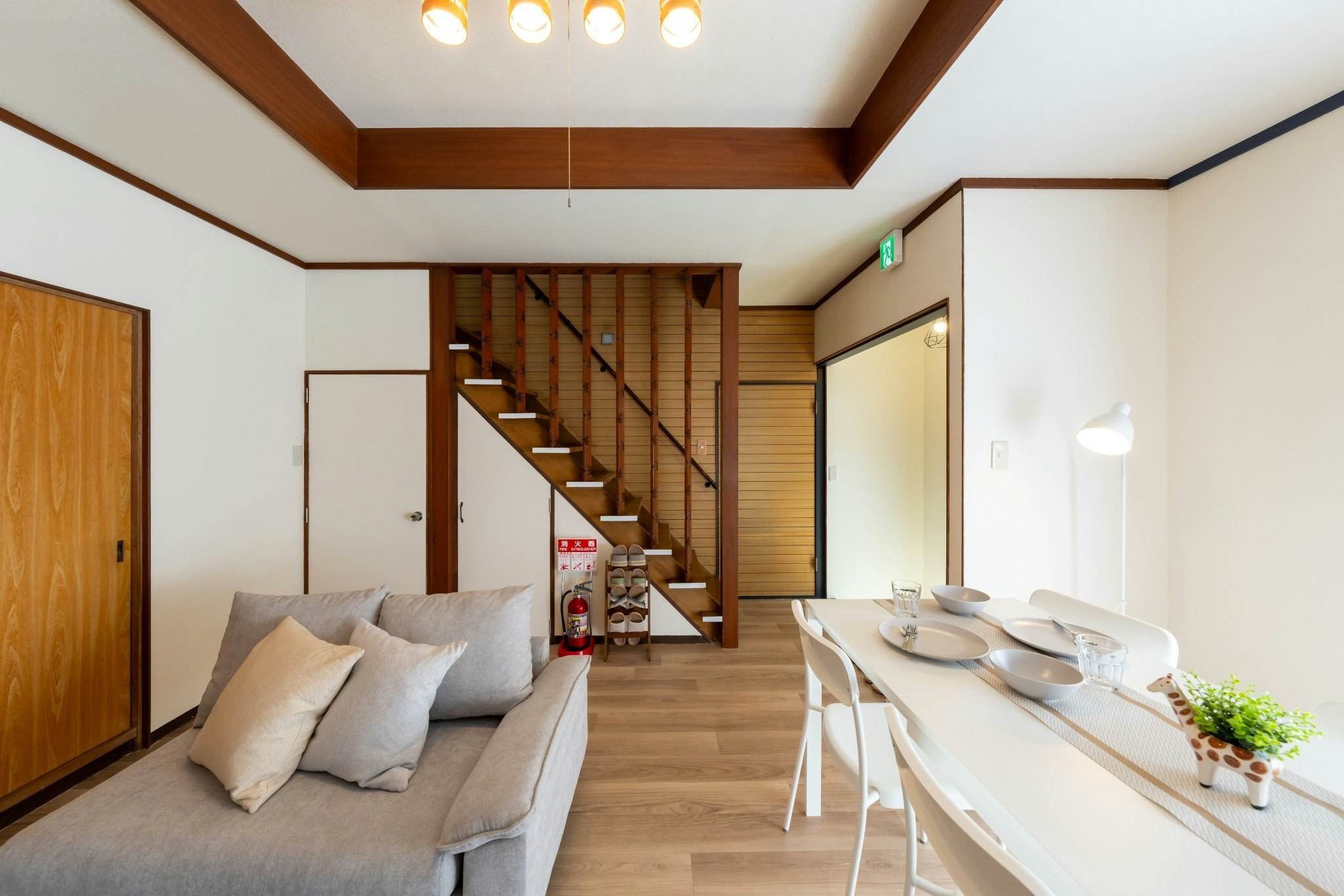 和と洋の美しい室内/隠れ家/駅徒歩6分/4LDK/せつきの宿