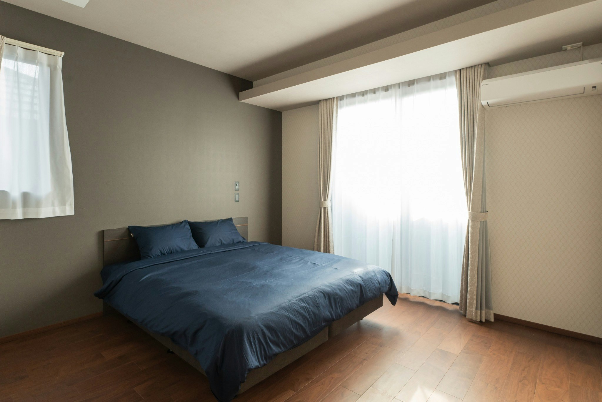 【新築・完全貸切】大型商業施設&観光エリア至近!新興住宅街の快適な一軒家