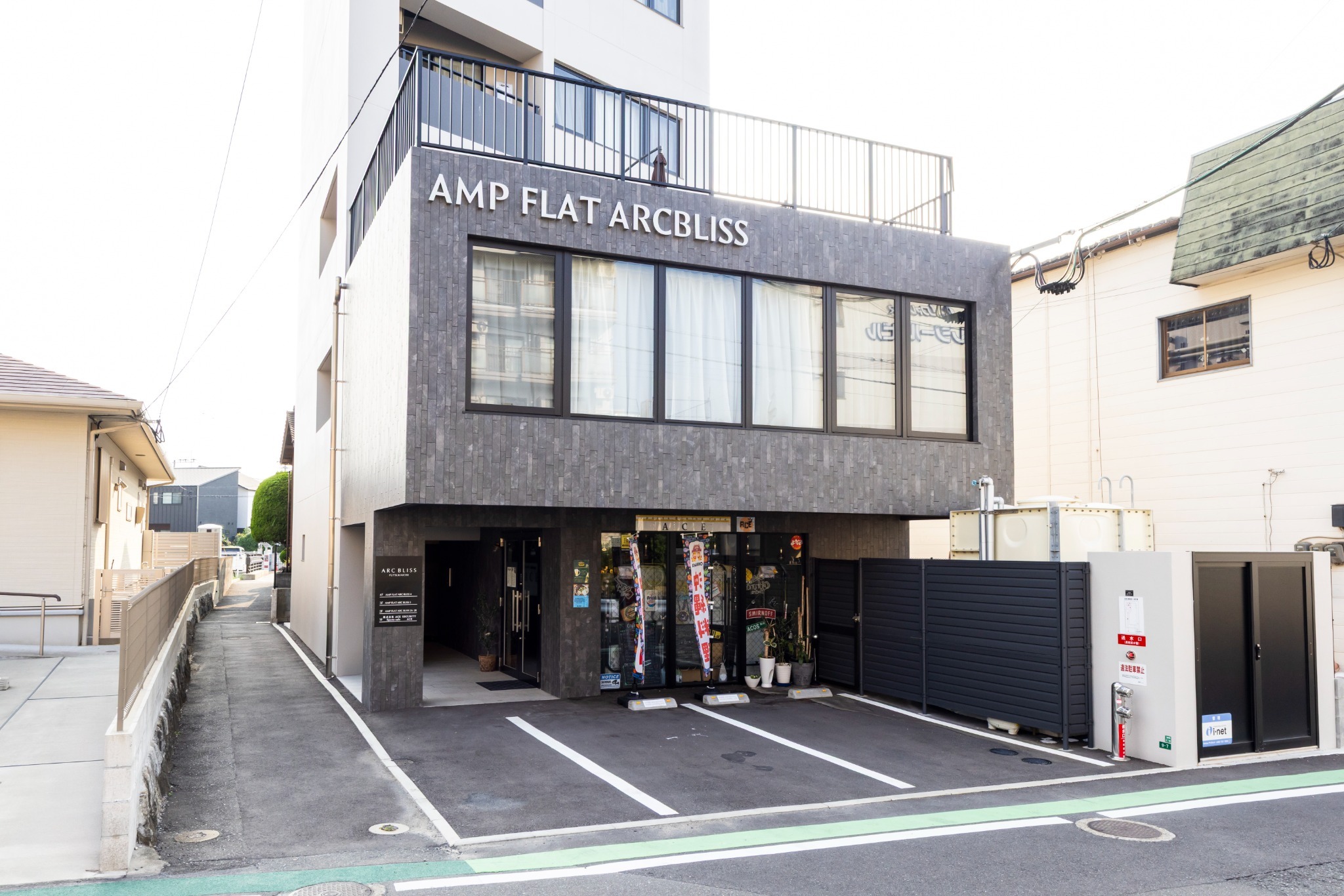 広々バルコニーで朝も夜も贅沢に。太宰府観光の拠点にぴったりの一室。