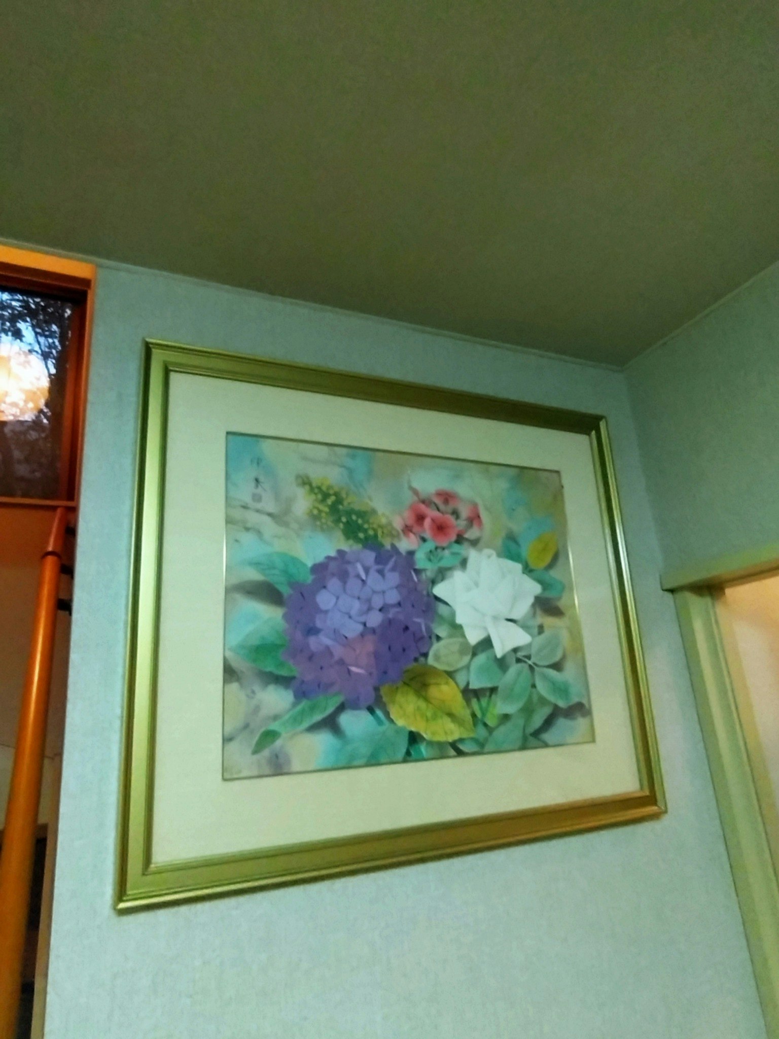 絵画に囲まれた一軒家貸切|熱海駅車で25分・6名まで・駐車場無料