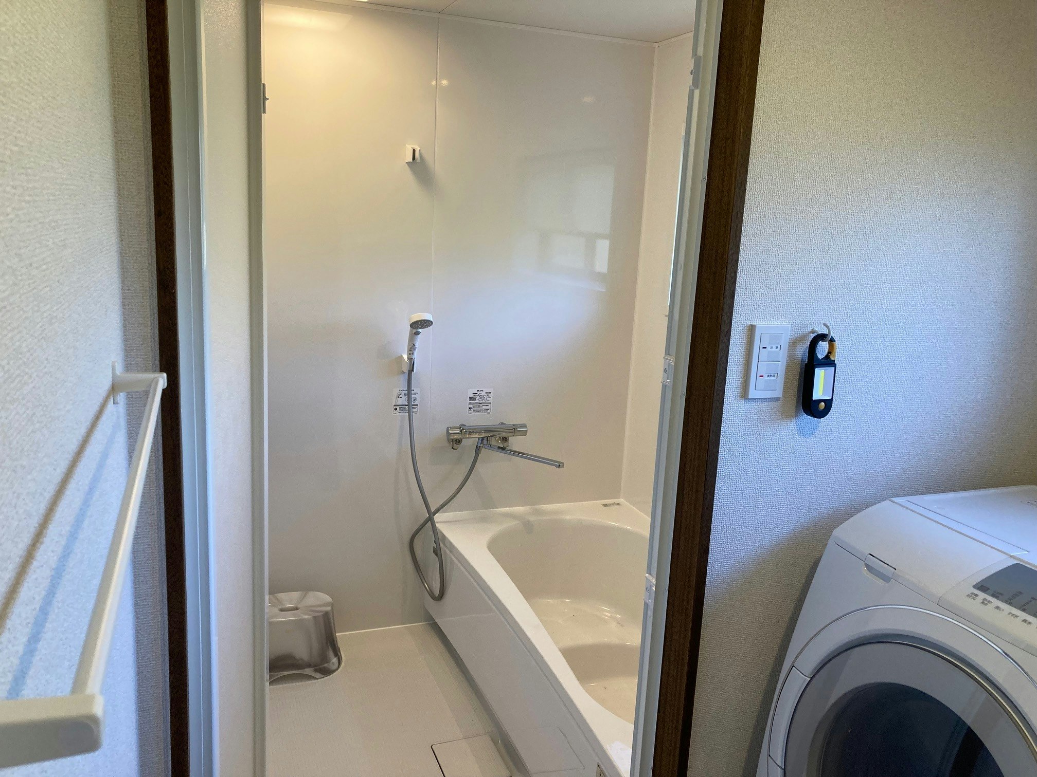 【禁煙】奄美空港から2分で到着。奄美の樹々に囲まれた静かで自由な遊べる一棟貸宿。