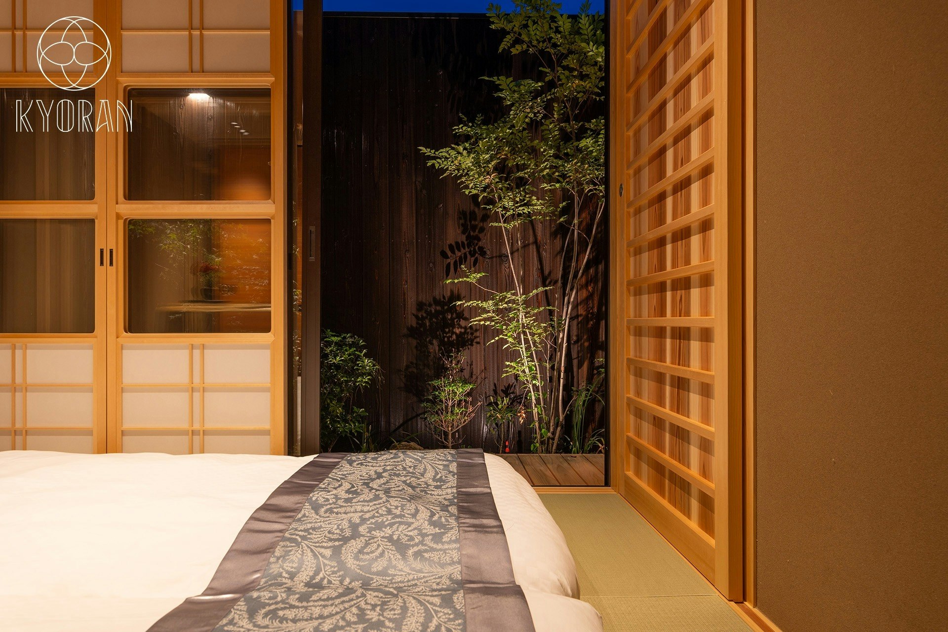 京都駅8分、東福寺駅徒歩4分、2LDK、最大5名~ 和の匠が彩る、上質な町家空間