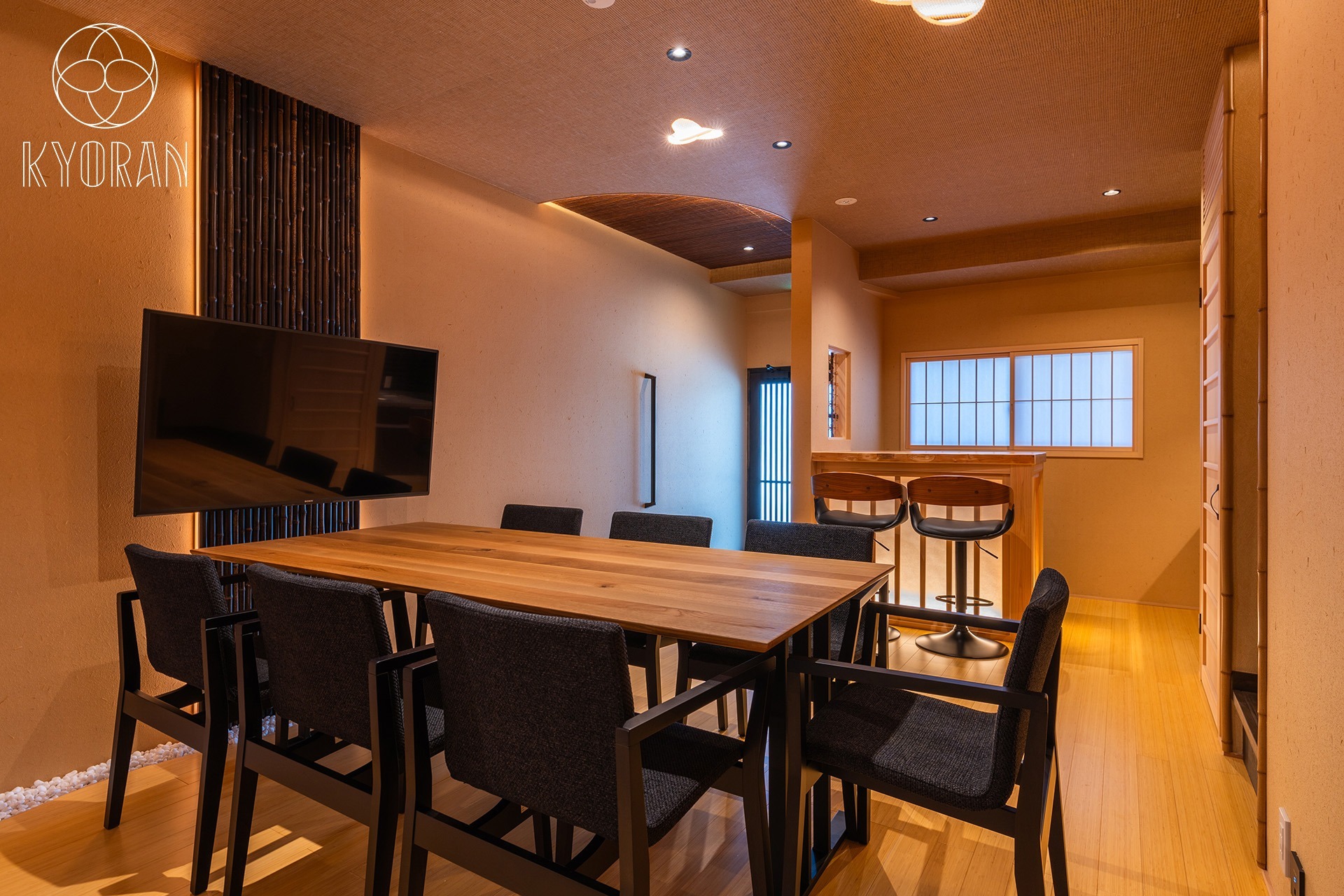 京都駅より徒歩6分、アクセス便利好立地、9名3LDK~贅沢を愉しむ雅な空間