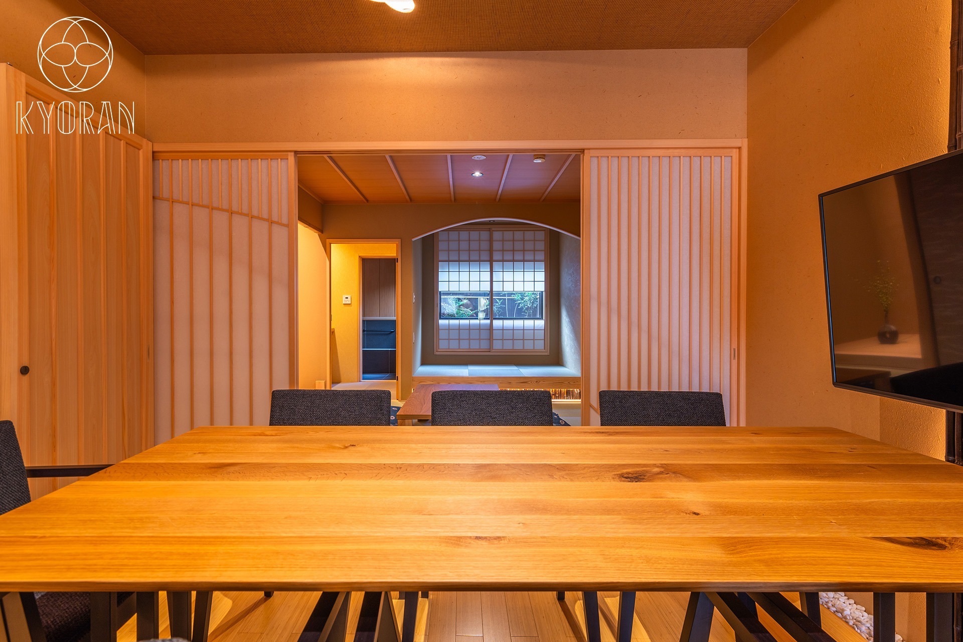 京都駅より徒歩6分、アクセス便利好立地、9名3LDK~贅沢を愉しむ雅な空間