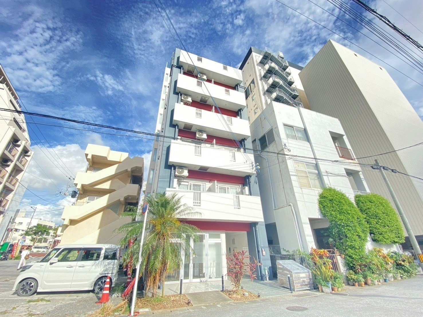 美栄橋駅から徒歩9分/泊ふ頭旅客ターミナルや国際通り徒歩圏内/那覇空港から車で10分/4名様宿泊可能