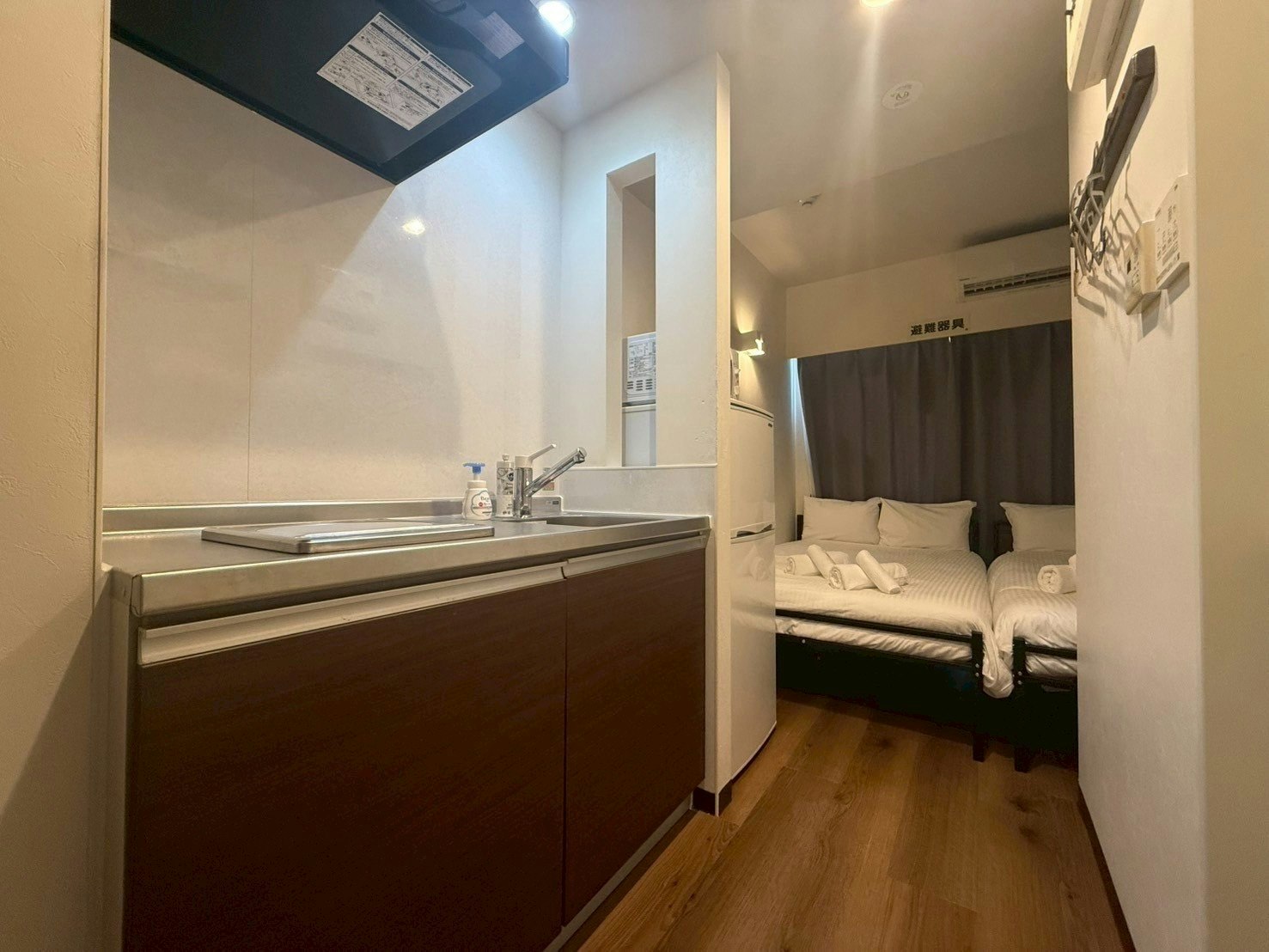 美栄橋駅から徒歩9分/泊ふ頭旅客ターミナルや国際通り徒歩圏内/那覇空港から車で10分/4名様宿泊可能