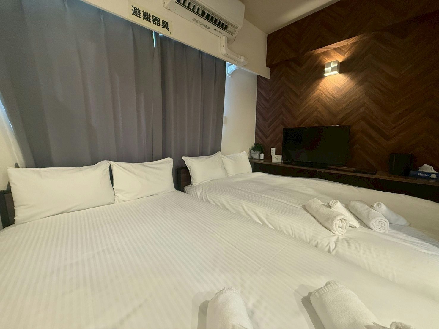 美栄橋駅から徒歩9分/泊ふ頭旅客ターミナルや国際通り徒歩圏内/那覇空港から車で10分/4名様宿泊可能