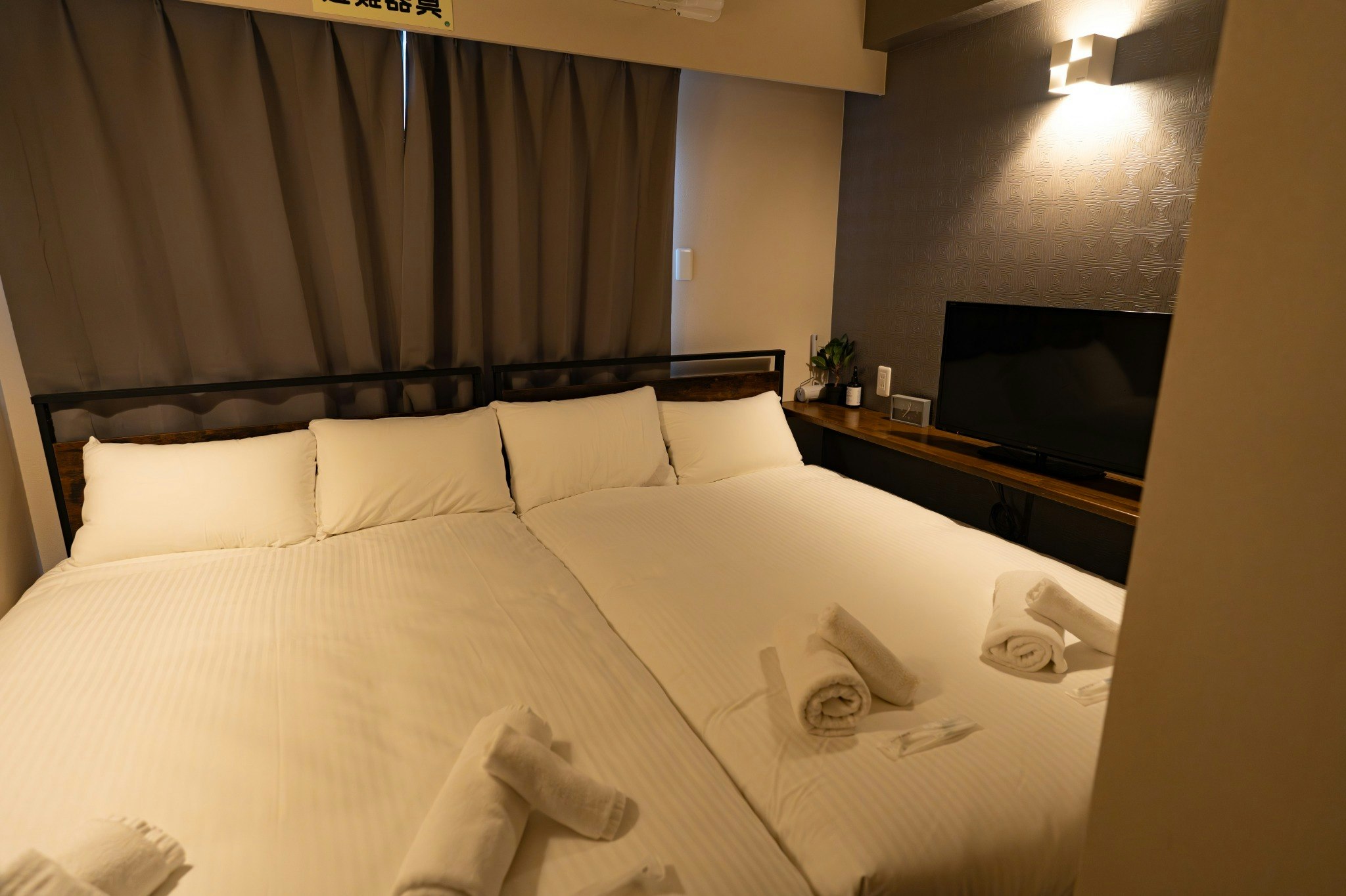 美栄橋駅から徒歩9分/泊ふ頭旅客ターミナルや国際通り徒歩圏内/那覇空港から車で10分/4名様宿泊可能