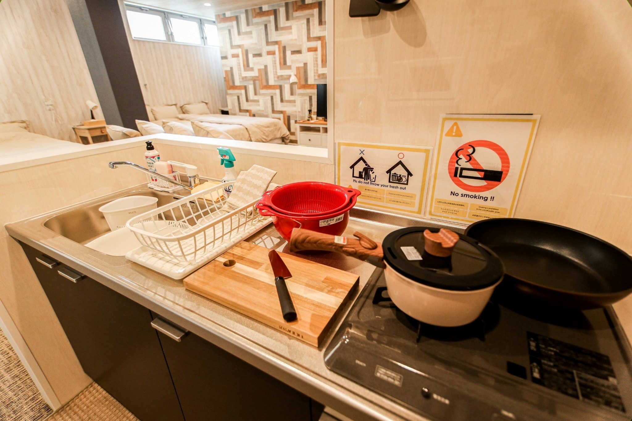  (F057)ディズニーリゾートや幕張メッセへも好立地♪清潔感のあるお部屋で最大5名宿泊#ROOM1