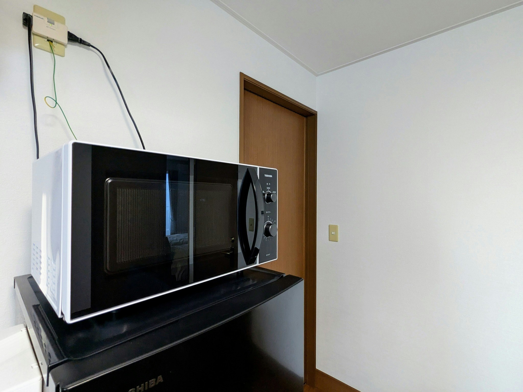 (F061)落ち着いたインテリアと機能的な家具で、家族や友人との滞在に最適な宿|ROOM3