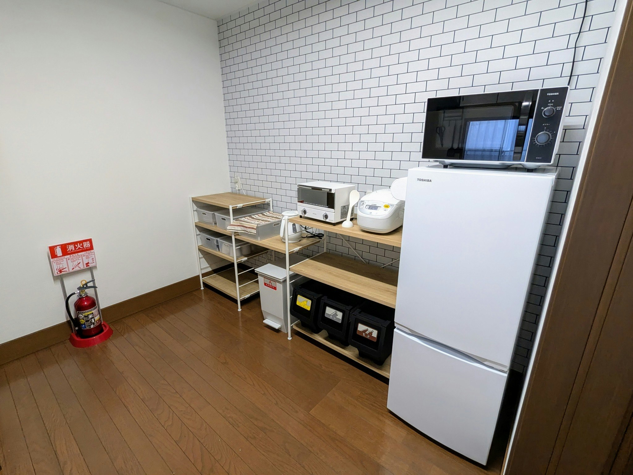 (F062)明るく落ち着いたインテリアが魅力!最大8名OKの広々空間で家族旅行にぴったり|ROOM4