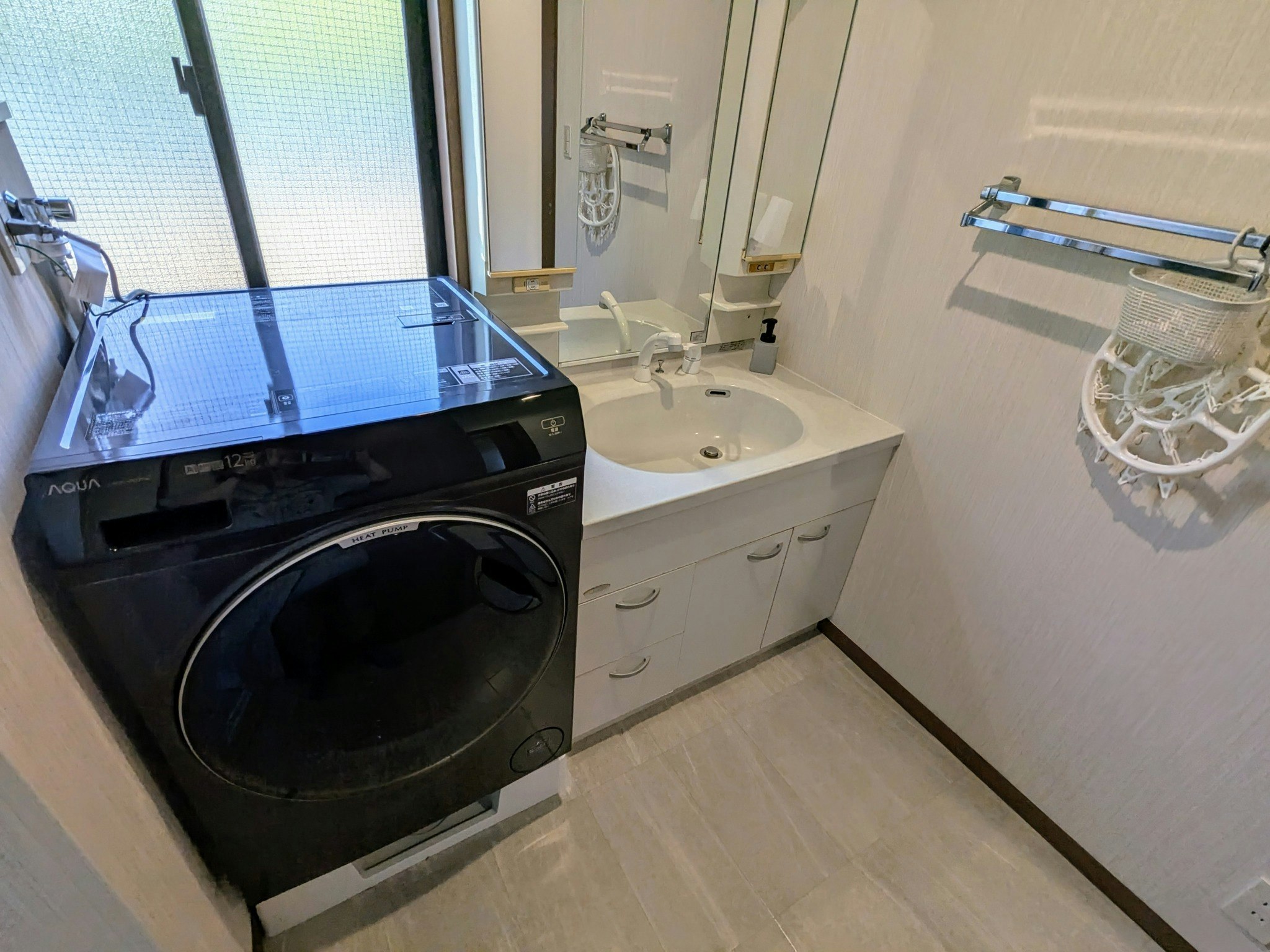 (F062)明るく落ち着いたインテリアが魅力!最大8名OKの広々空間で家族旅行にぴったり|ROOM4