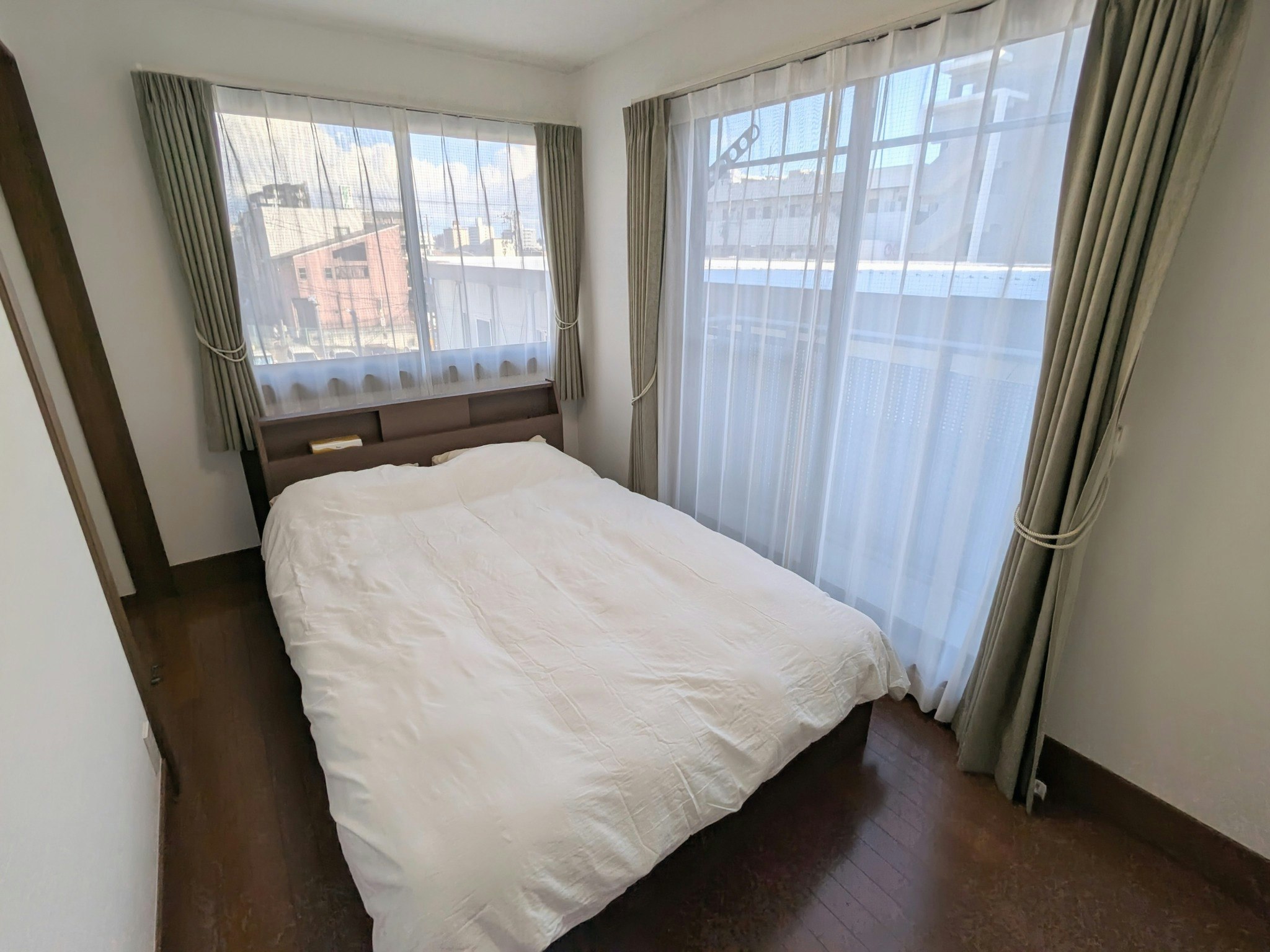 (F062)明るく落ち着いたインテリアが魅力!最大8名OKの広々空間で家族旅行にぴったり|ROOM4