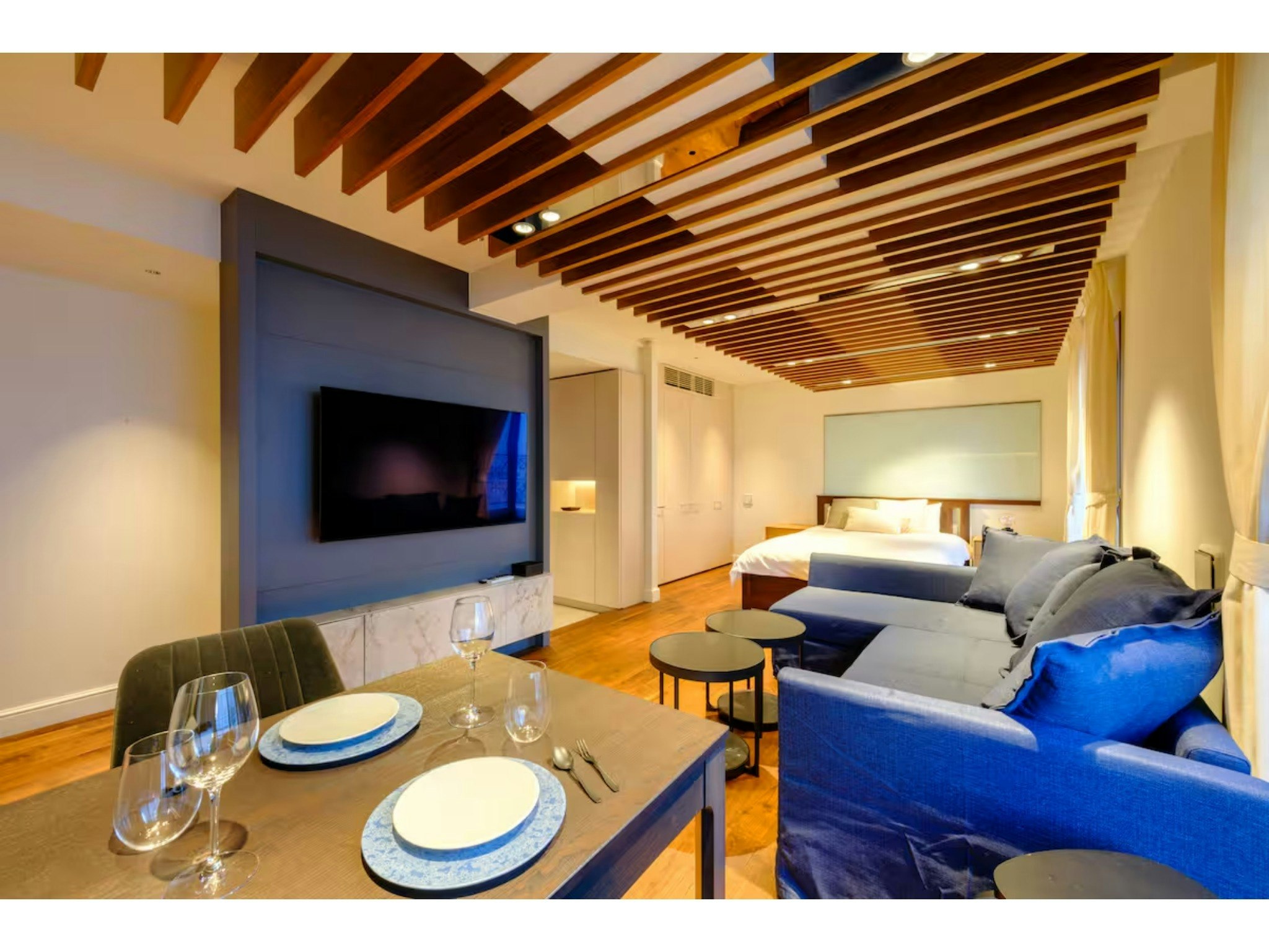 【401】駅近2分|六本木のモダンなデザイナーズマンション