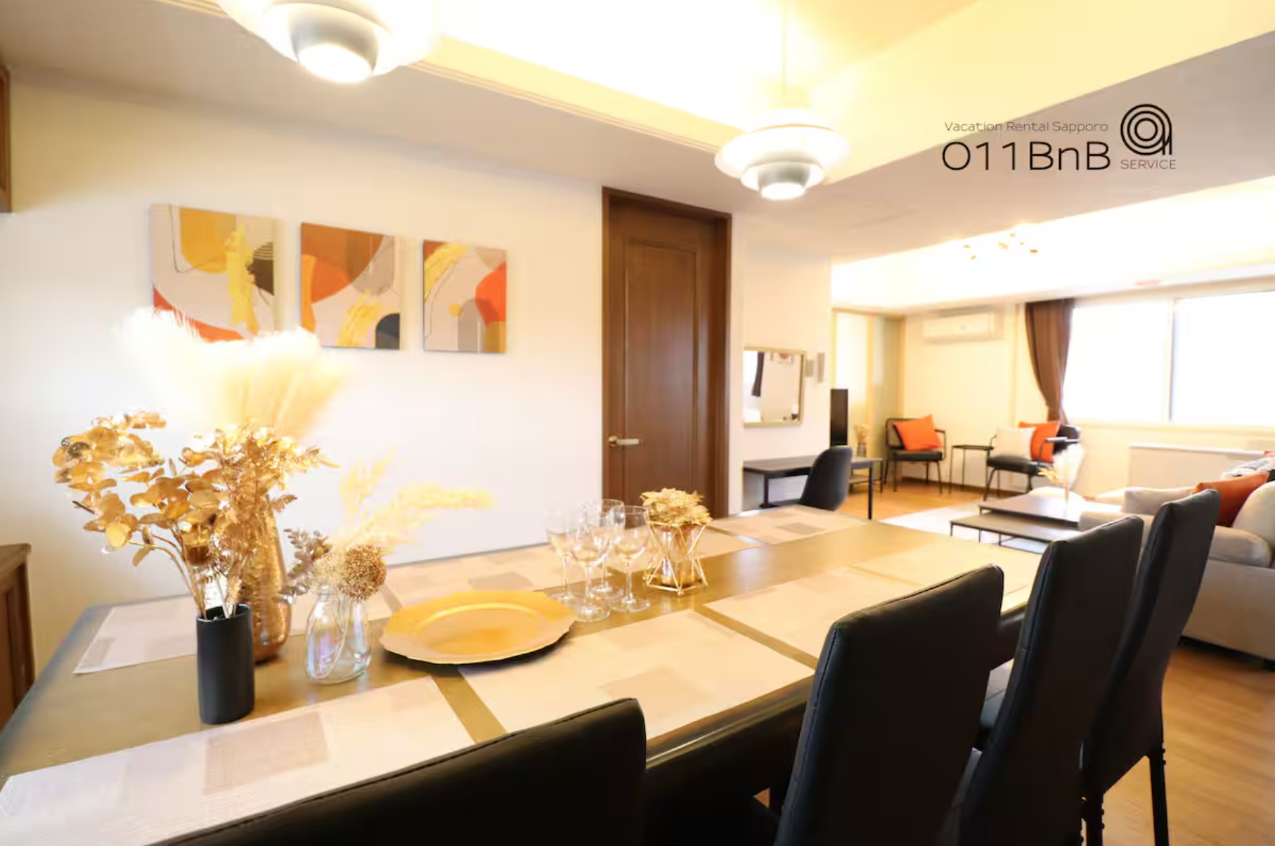 広い110m2/3ベッドルーム/8階フロア貸切/最大12名/無料駐車場/市電駅2分/アクセス良好/N