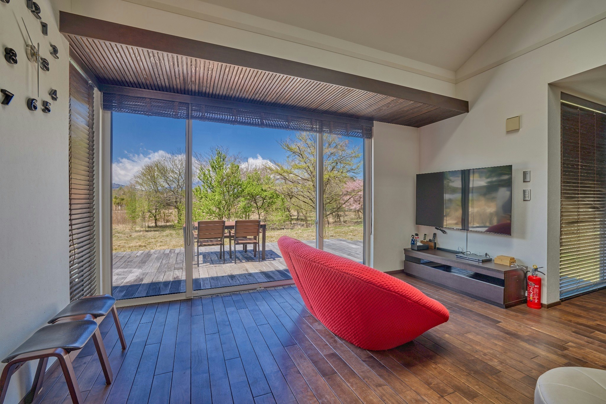 四季の富士山を望む、静かな山中湖のプライベートヴィラ。自然の中でBBQたいけ連泊割引キャン体験!