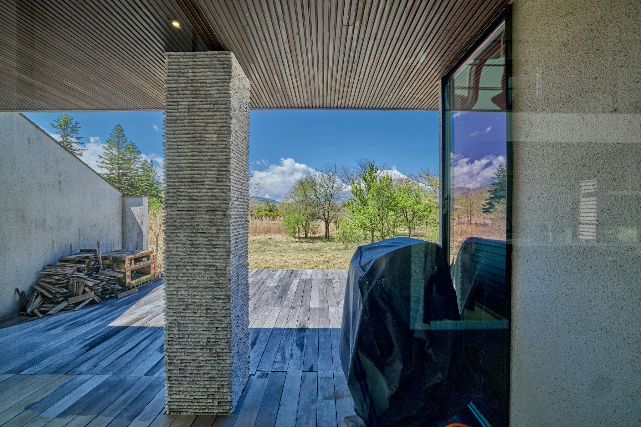 四季の富士山を望む、静かな山中湖のプライベートヴィラ。自然の中でBBQたいけ連泊割引キャン体験!