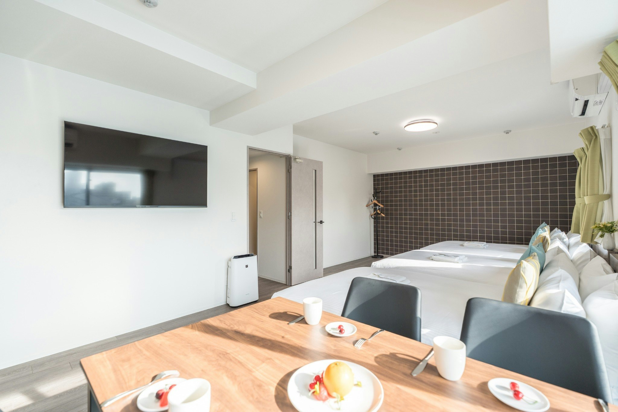 ダブルx3_45m2 /基本アメニティ完備/荷物預け棚有り