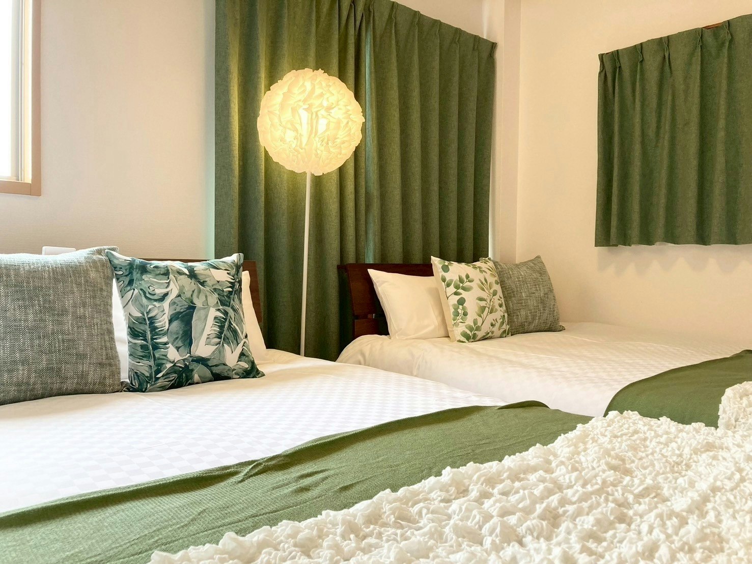 広いリビングと65インチTV/駐車場付き戸建/最大12名/ CS22