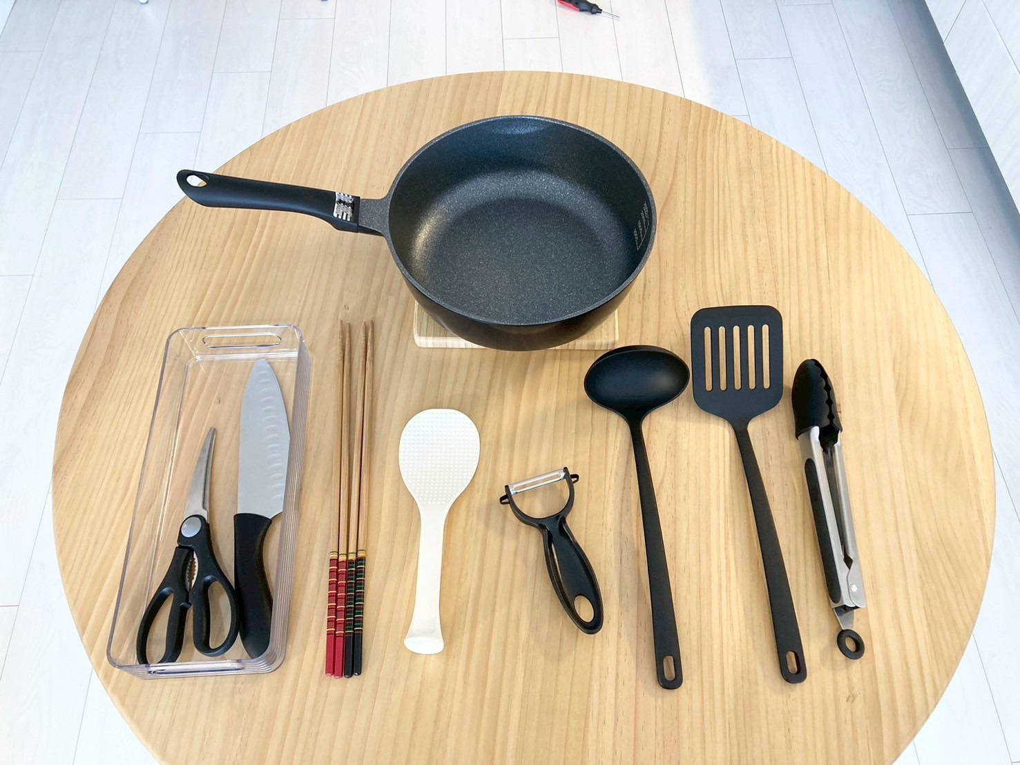 広いリビングと65インチTV/駐車場付き戸建/最大12名/ CS22/民泊のnull