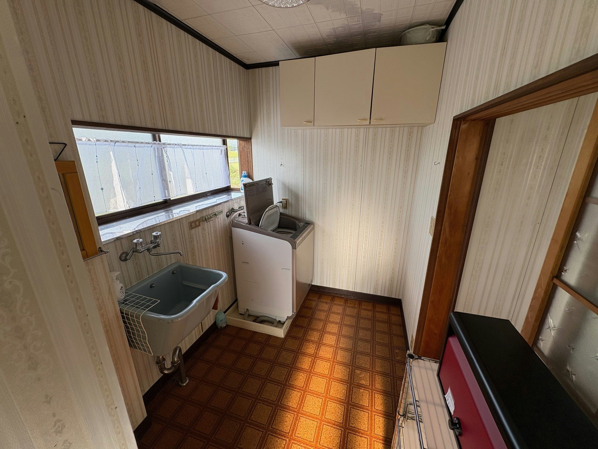 湖白【コハクチョウ舞う湖畔の町】伝統的な1階和室