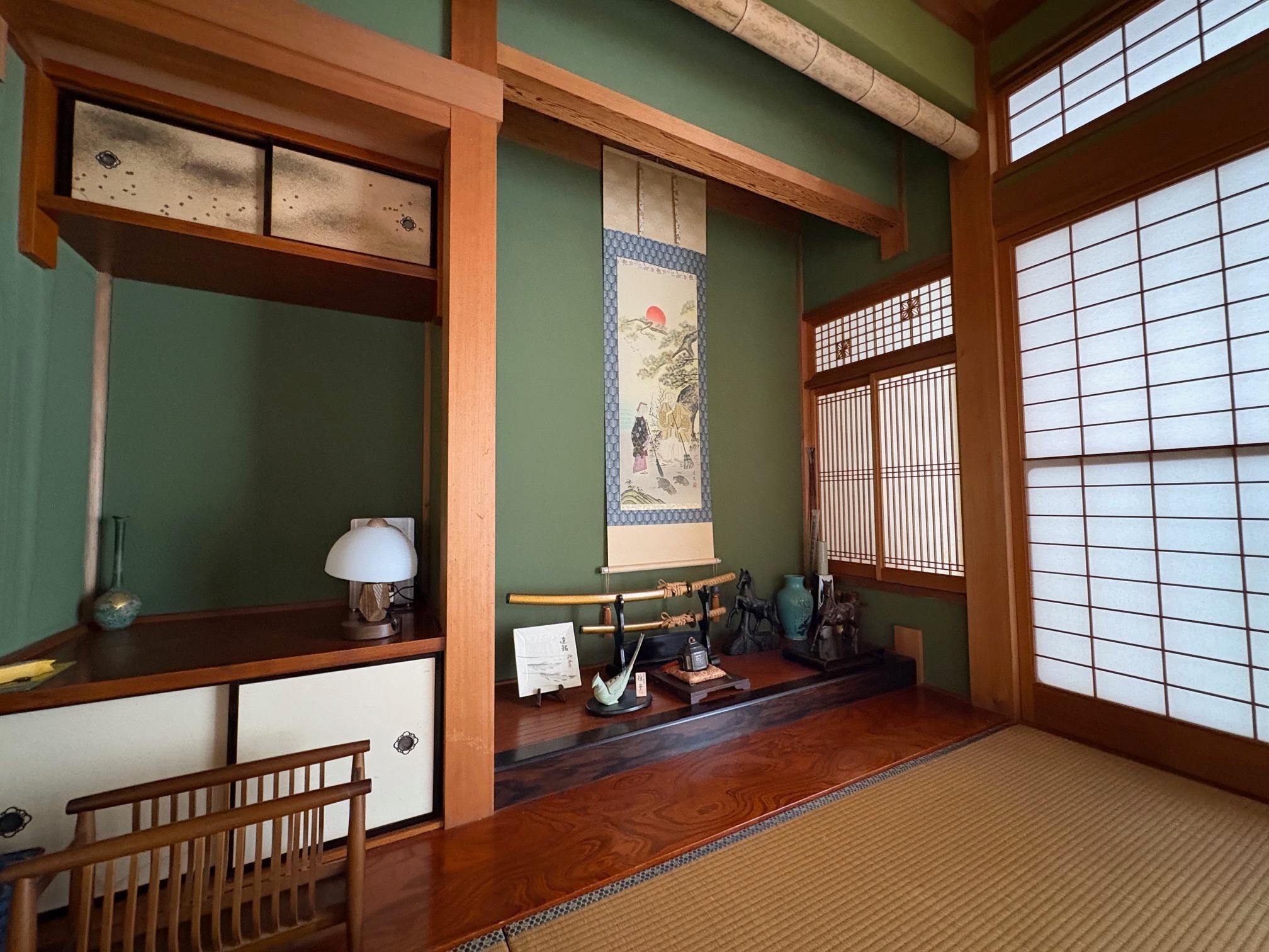 湖白【コハクチョウ舞う湖畔の町】伝統的な1階和室