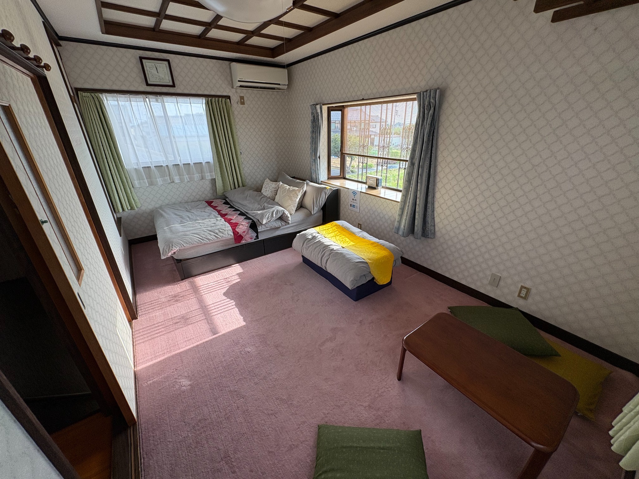 湖白【コハクチョウ舞う湖畔の町】夕日が美しい2階洋室