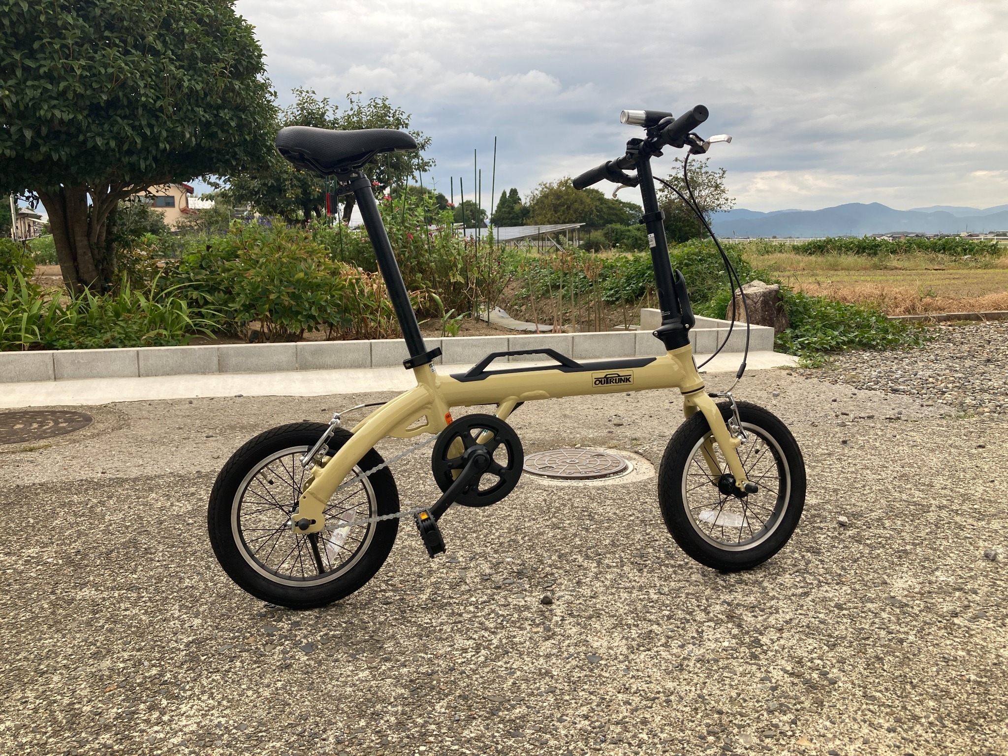 湖白【コハクチョウ舞う湖畔の町】夕日が美しい2階洋室