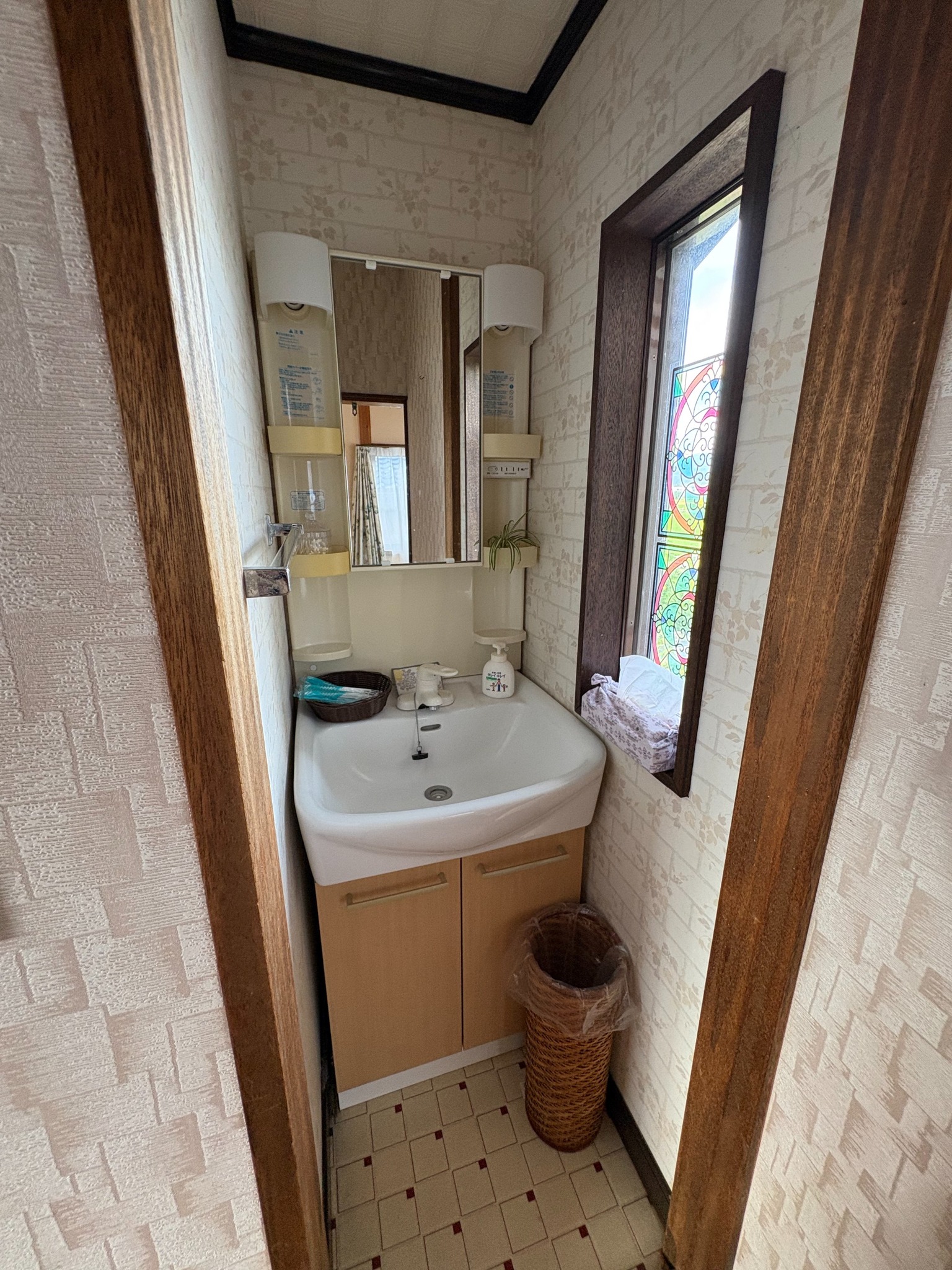 湖白【コハクチョウ舞う湖畔の町】田園風景が美しい2階和室