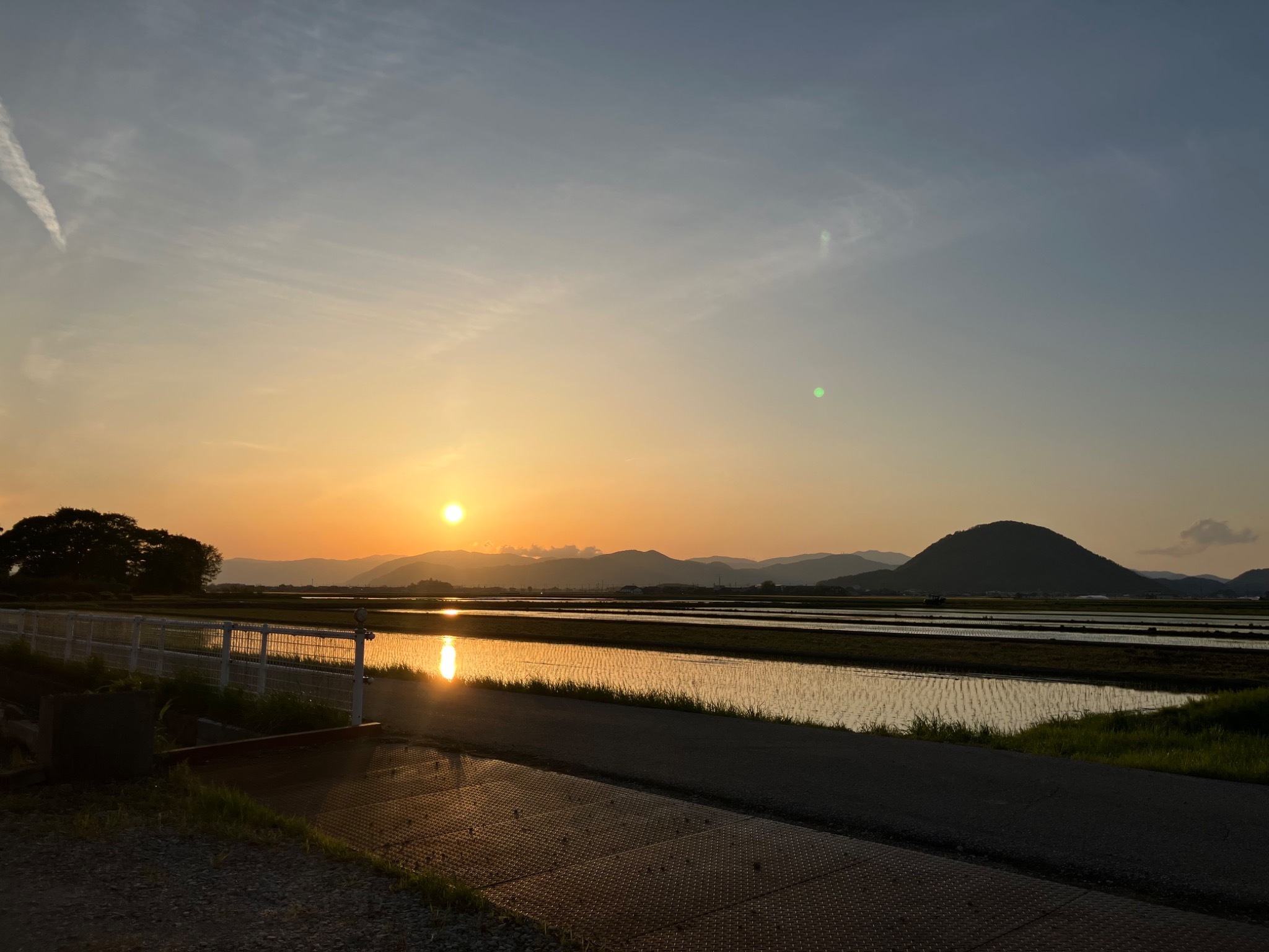 湖白【コハクチョウ舞う湖畔の町】田園風景が美しい2階和室