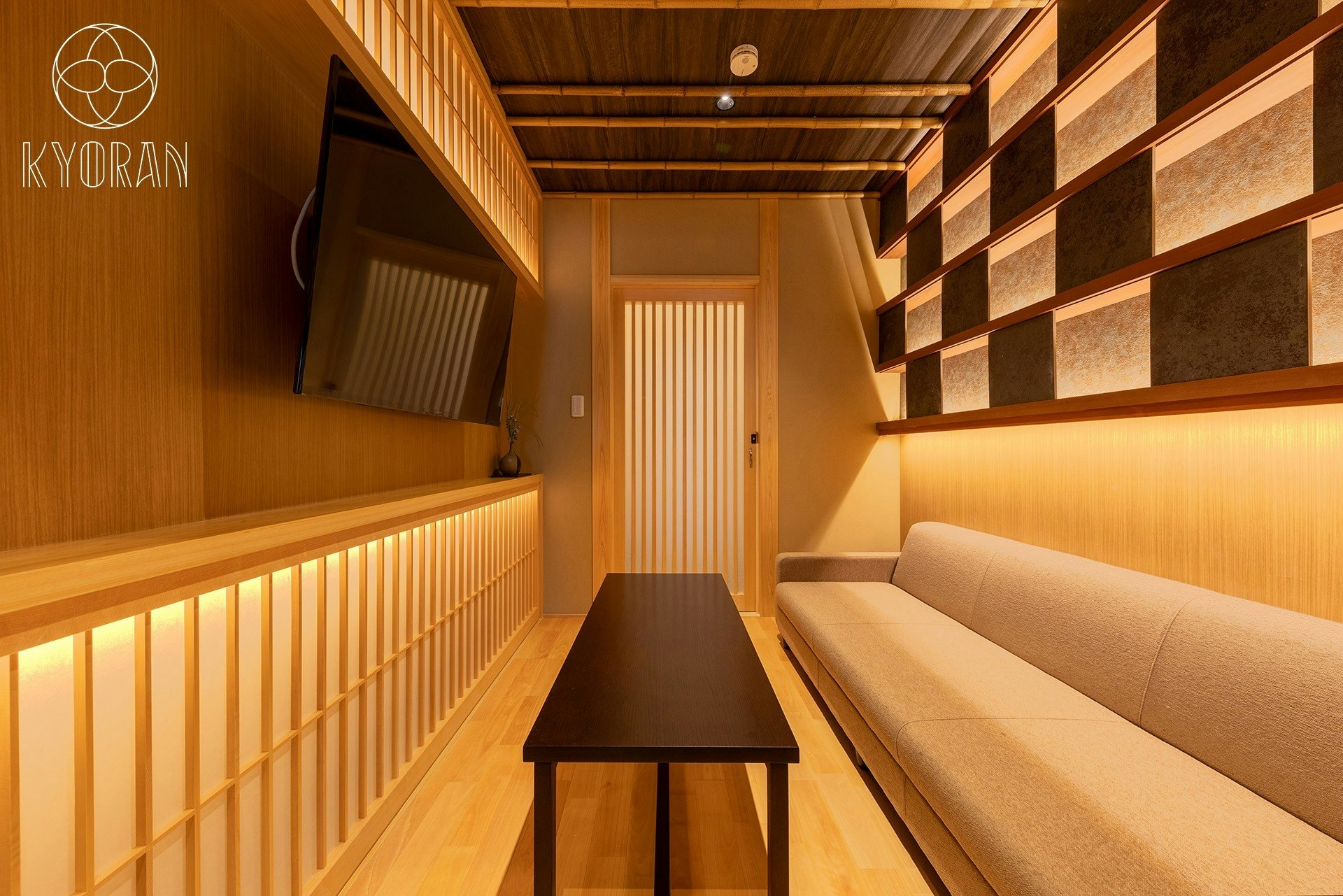 京都駅より徒歩6分、4名2LDK~ 静寂と癒しのひとときを、町家で一棟貸し