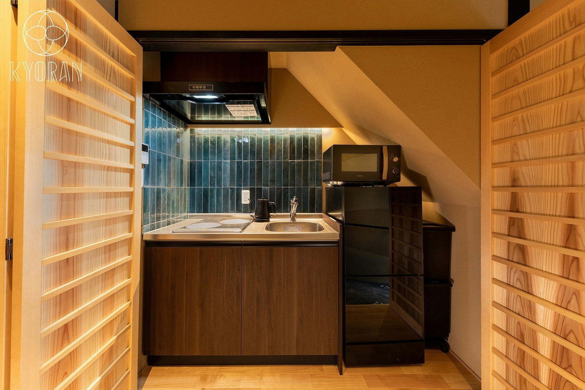 京都駅より徒歩6分、4名2LDK~ 静寂と癒しのひとときを、町家で一棟貸し