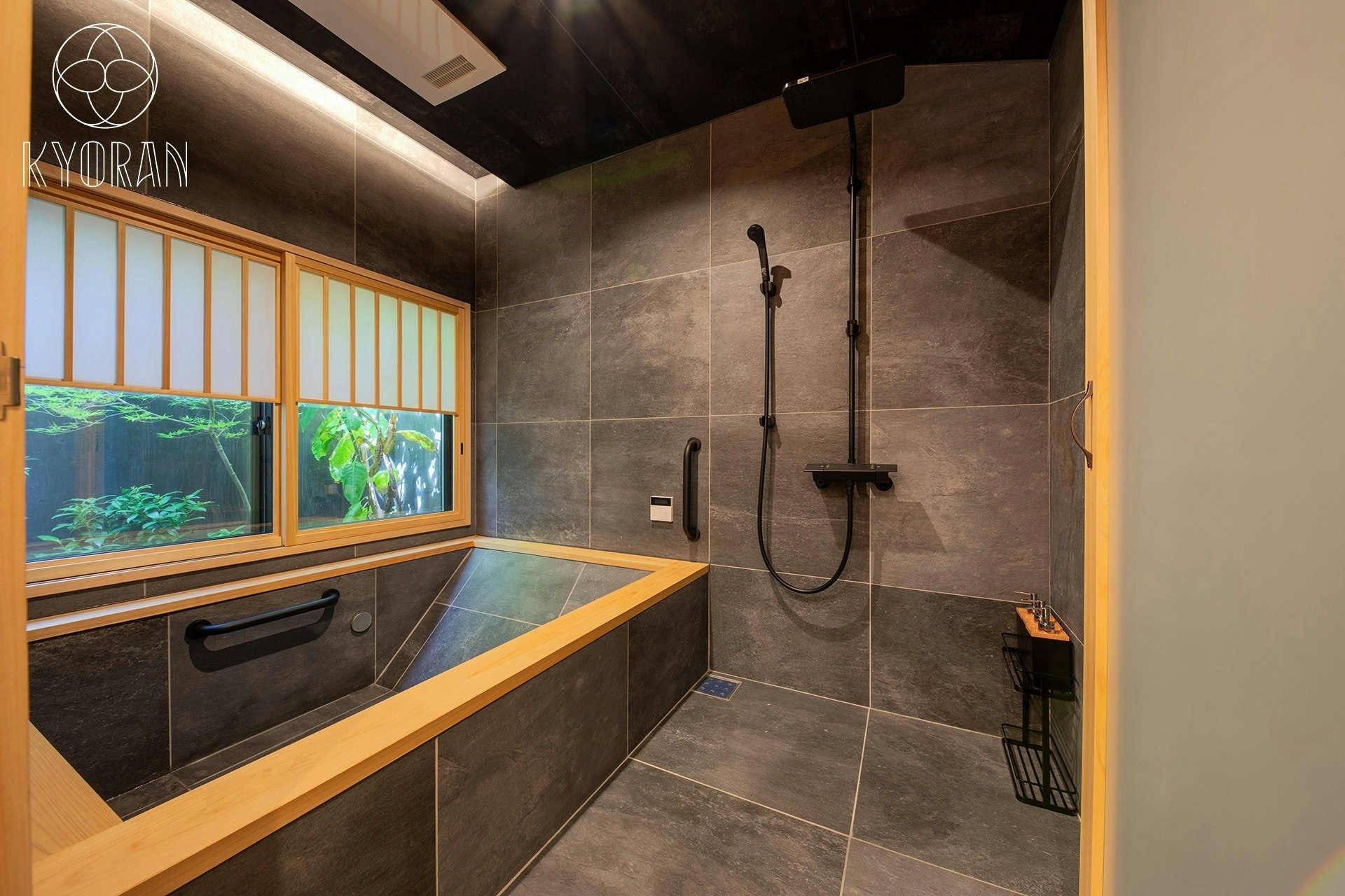 東寺駅5分、京都駅徒歩圏、3LDK・最大7名、雅と快適が融合する至福の町家