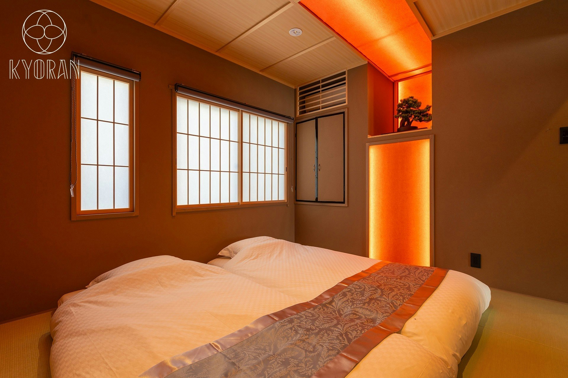 三十三間堂、国立博物館6分、3LDK・最大7名、紅色の畳が映える雅な町家一棟貸