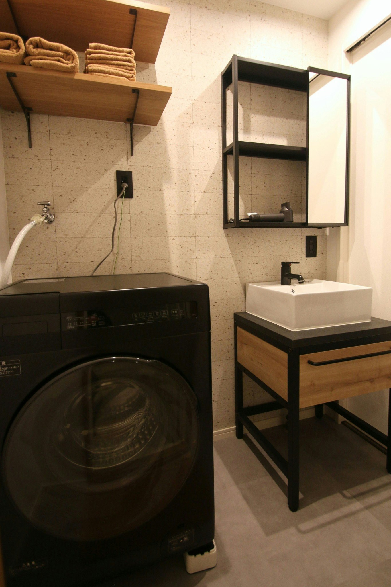 駐車場1台。熊本城そば、スタイリッシュな1LDK