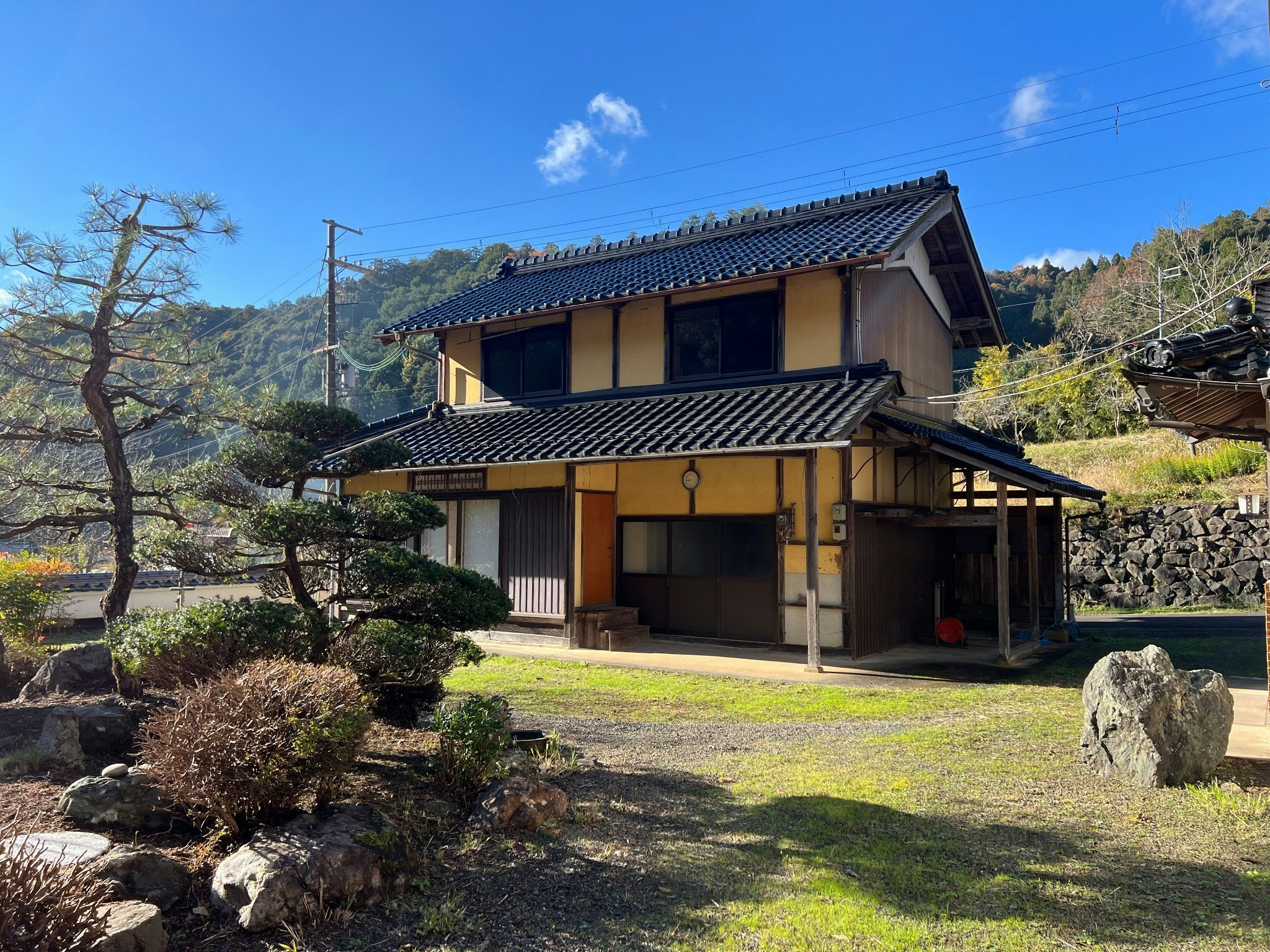 【楽天スーパーSALE】自然に囲まれた約１，０００ｍ２の敷地に佇む古民家。　最大１０