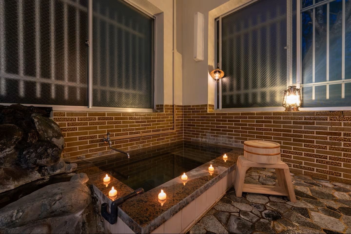 【24時間源泉かけ流し】天然温泉/BBQ/貸切別荘/定員6名/キッズルーム/VOD視聴可