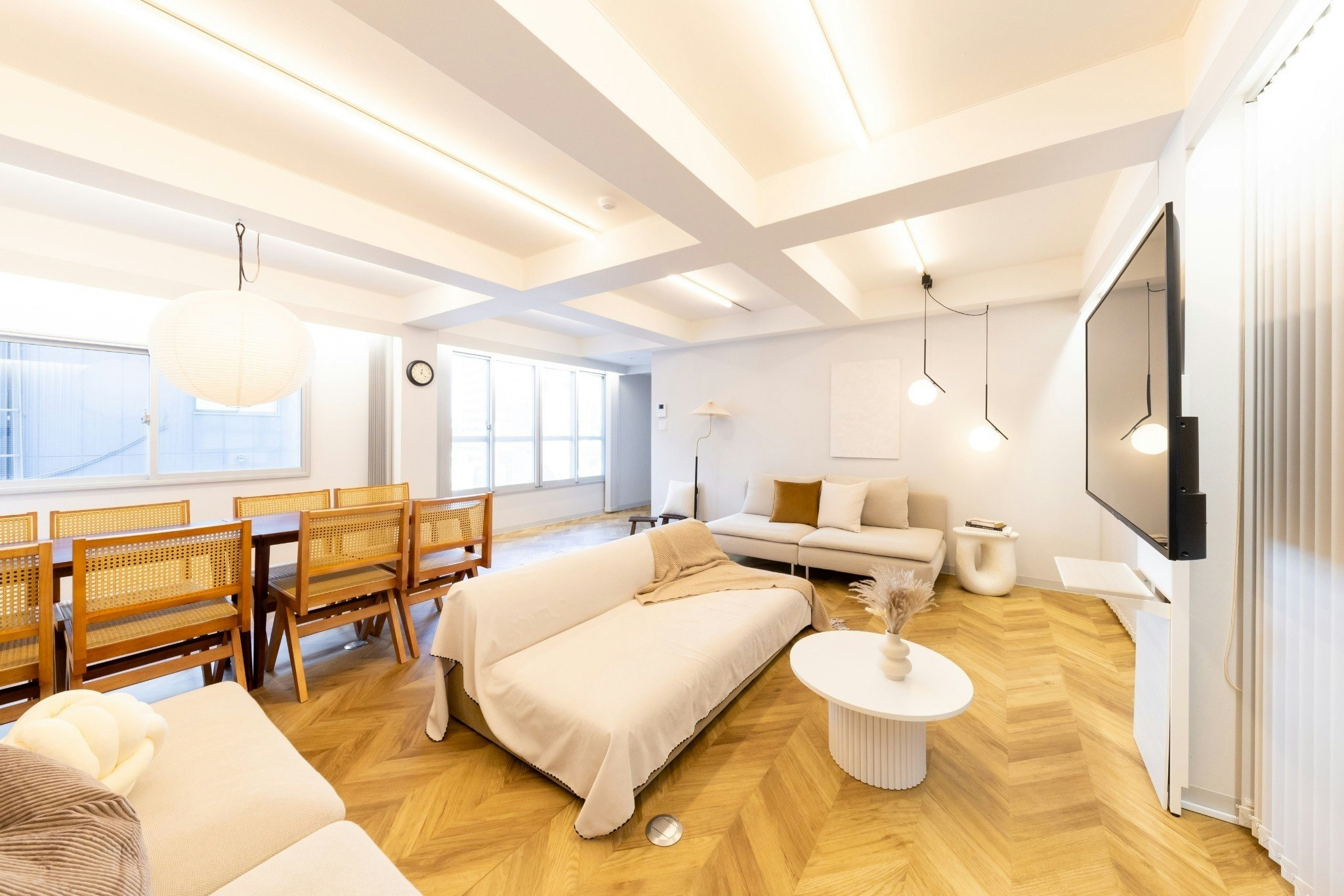 【梅田2分/1駅】92m2/駅近/お風呂2つ・トイレ2つ ☆最大12名様までご宿泊可能