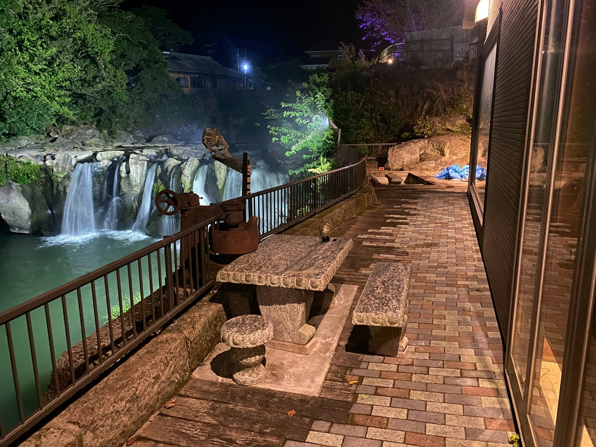 黒牛で英気を養い、露天風呂で整え、他人には邪魔されない特別な空間 ※焼肉と飲み放題付き