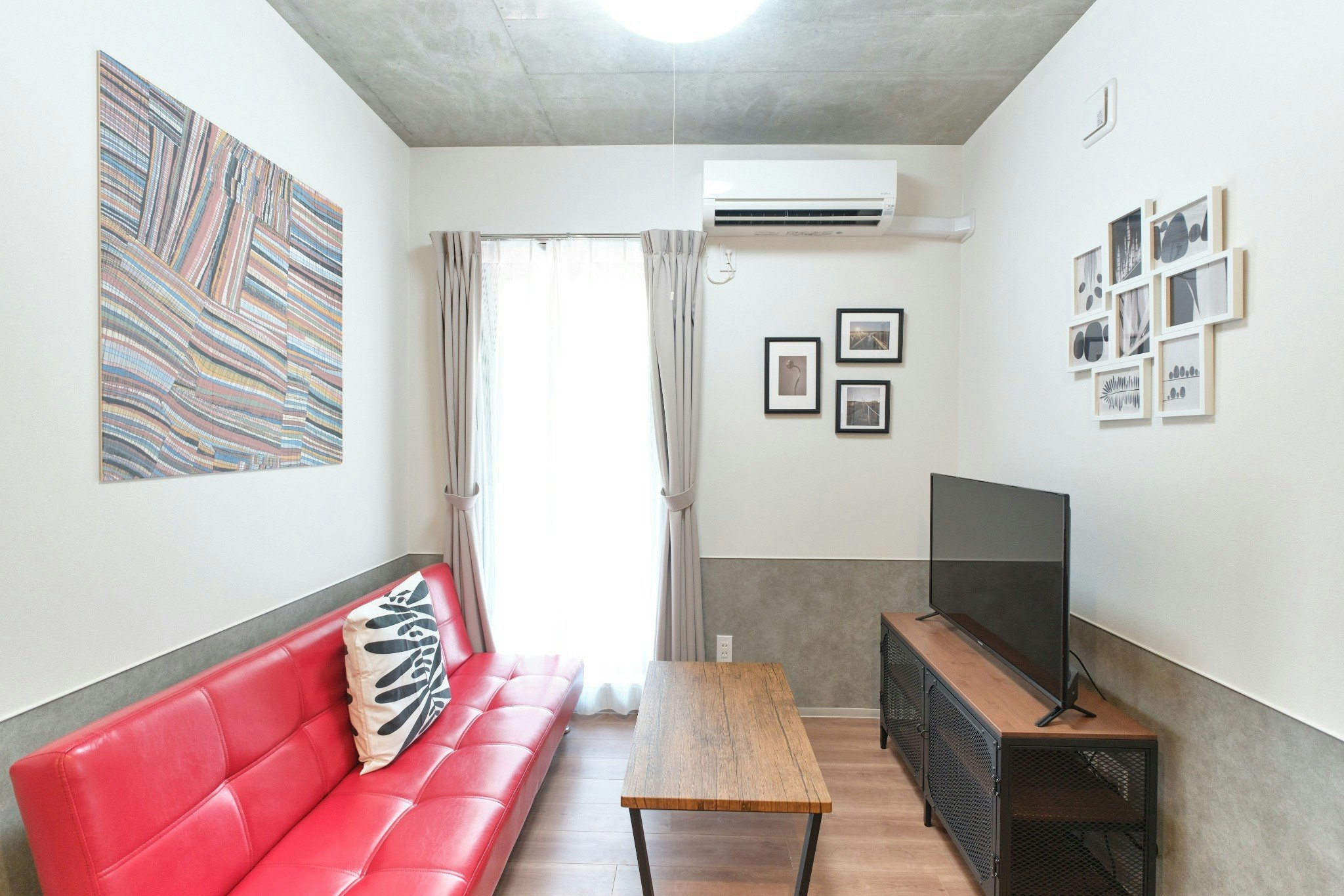 A/西新宿駅から徒歩4分/新宿駅まで一駅/3名収容/wifiあり