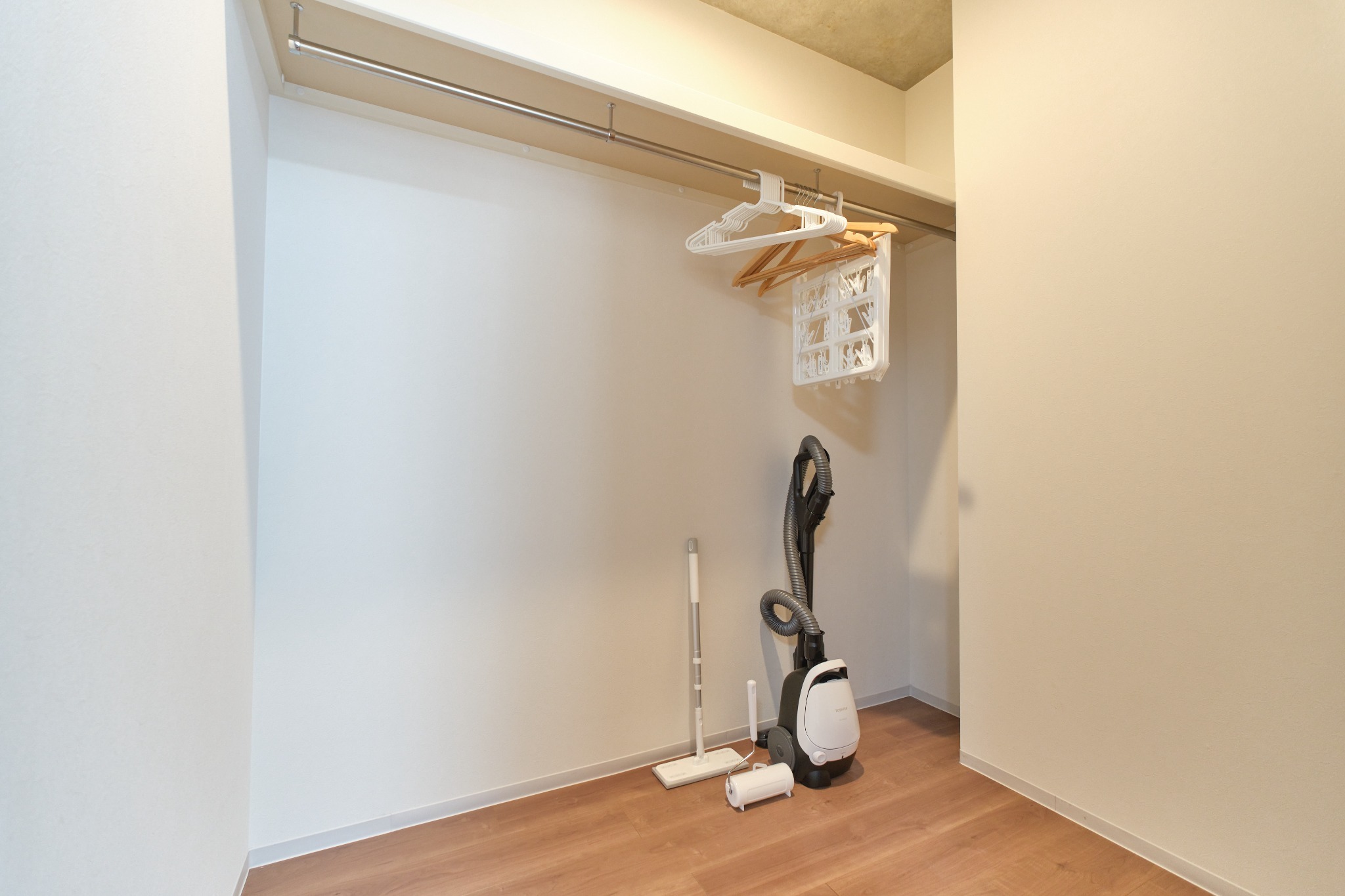 A101/西新宿駅から徒歩4分/新宿駅まで一駅/3名収容/wifiあり