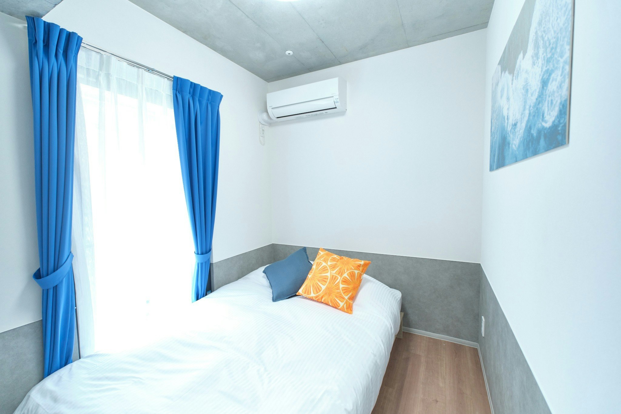 Bタイプ/西新宿駅から徒歩4分/新宿駅まで一駅/3名収容/wifiあり