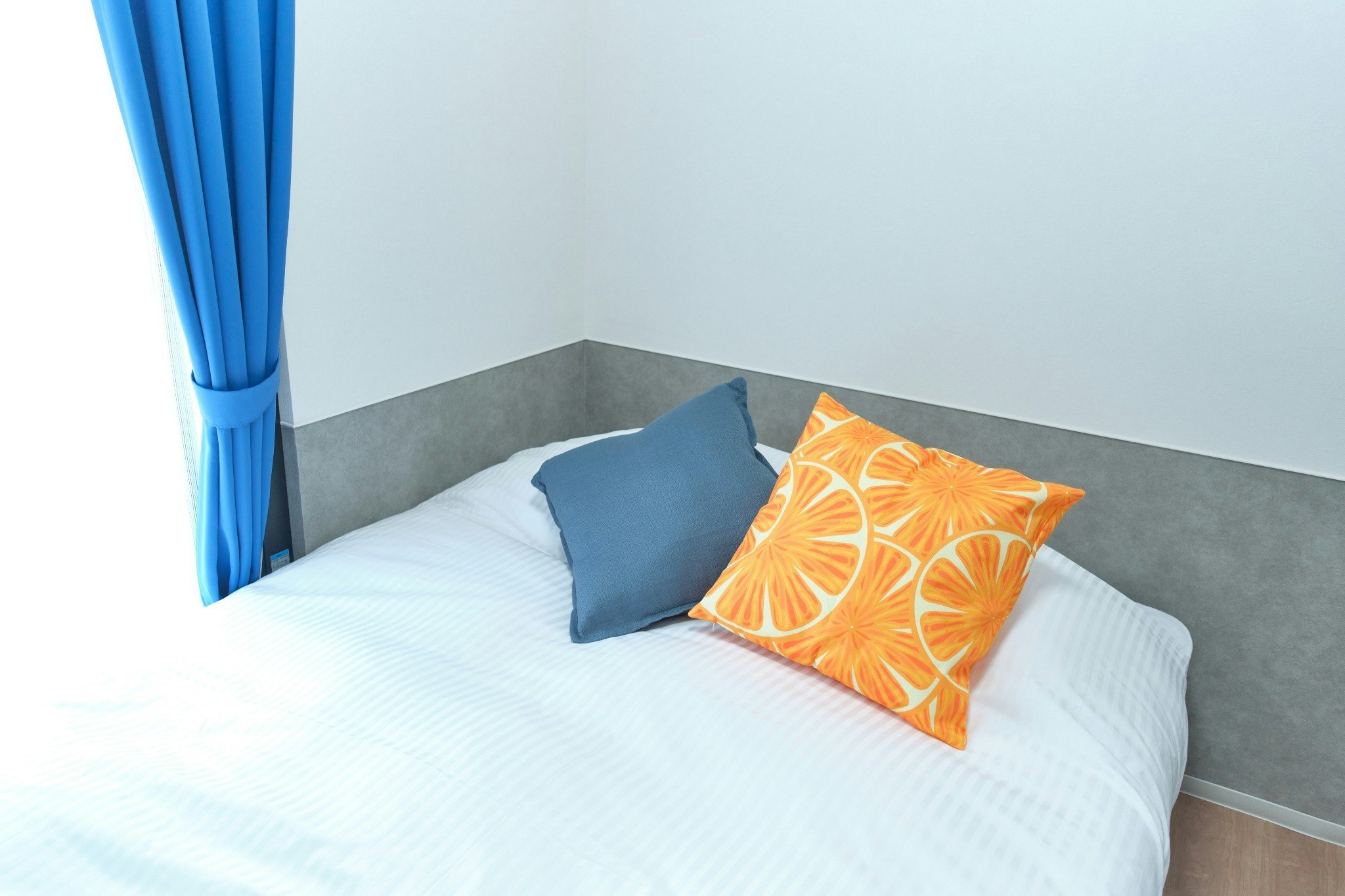 Bタイプ/西新宿駅から徒歩4分/新宿駅まで一駅/3名収容/wifiあり