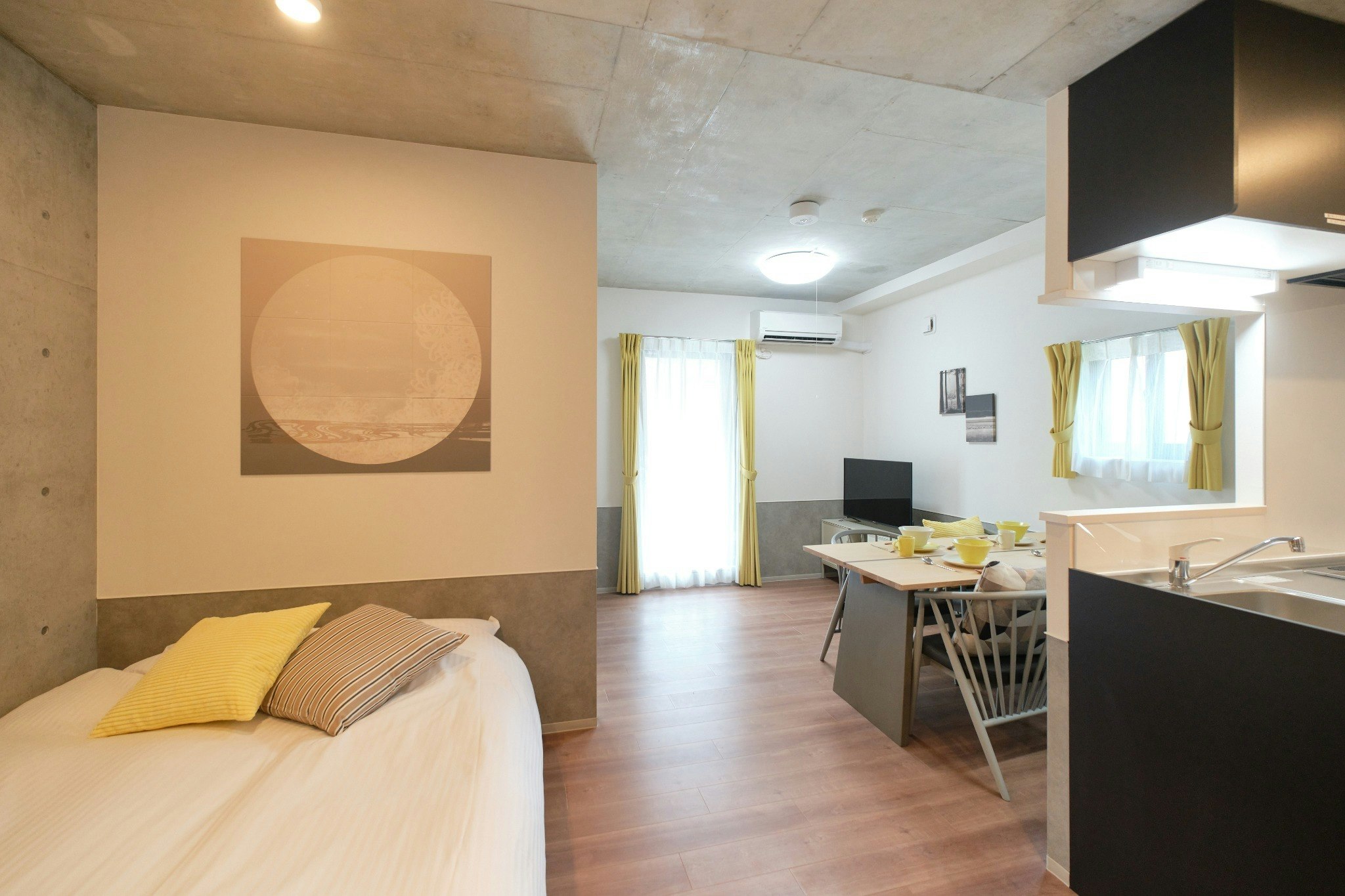 Cタイプ/西新宿駅から徒歩4分/新宿駅まで一駅/4名収容/wifiあり