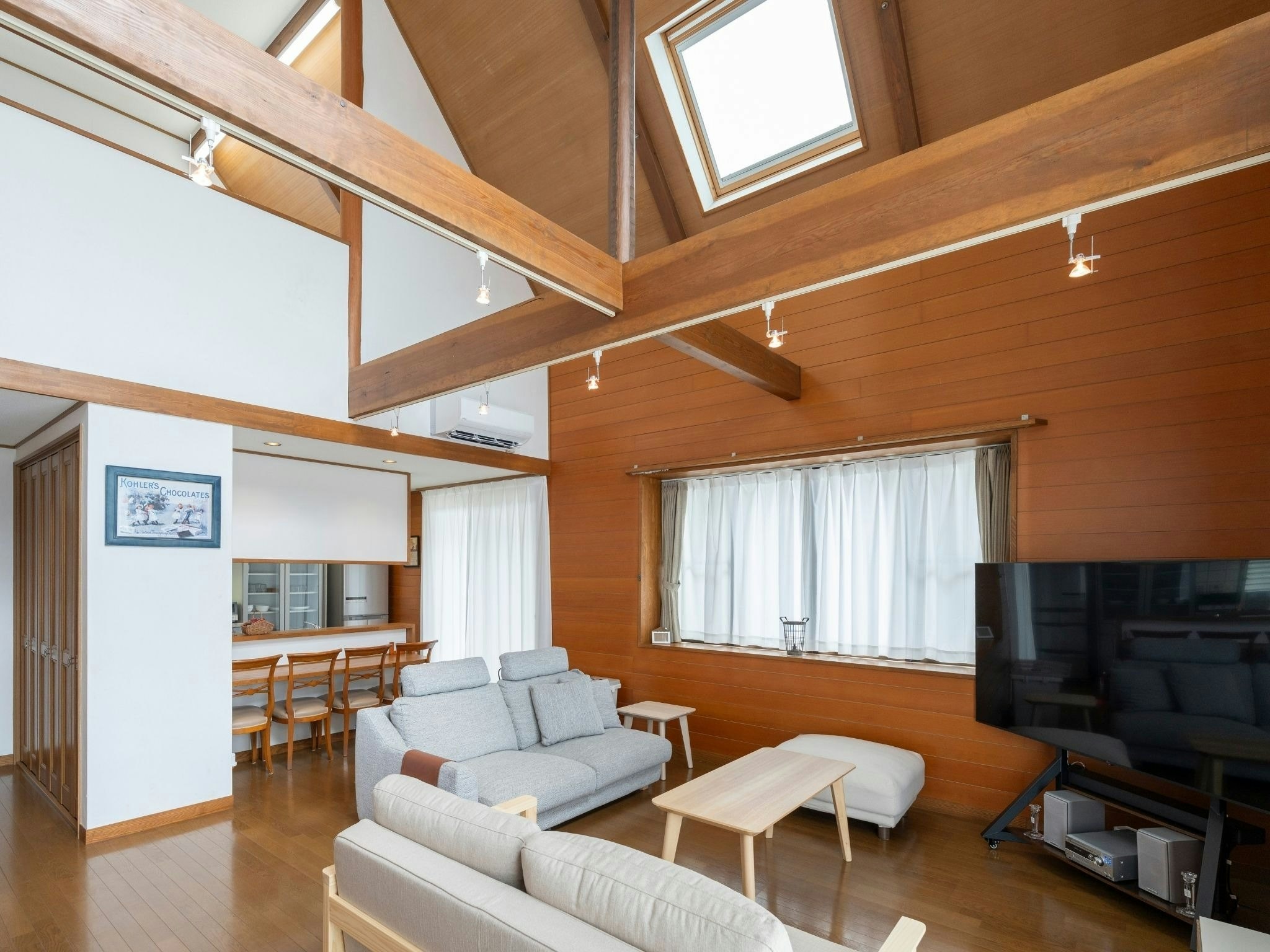 Ryuman Lake Villa 湖畔に佇む大開放吹抜けの一軒家、高松空港へのアクセス良(車8分)